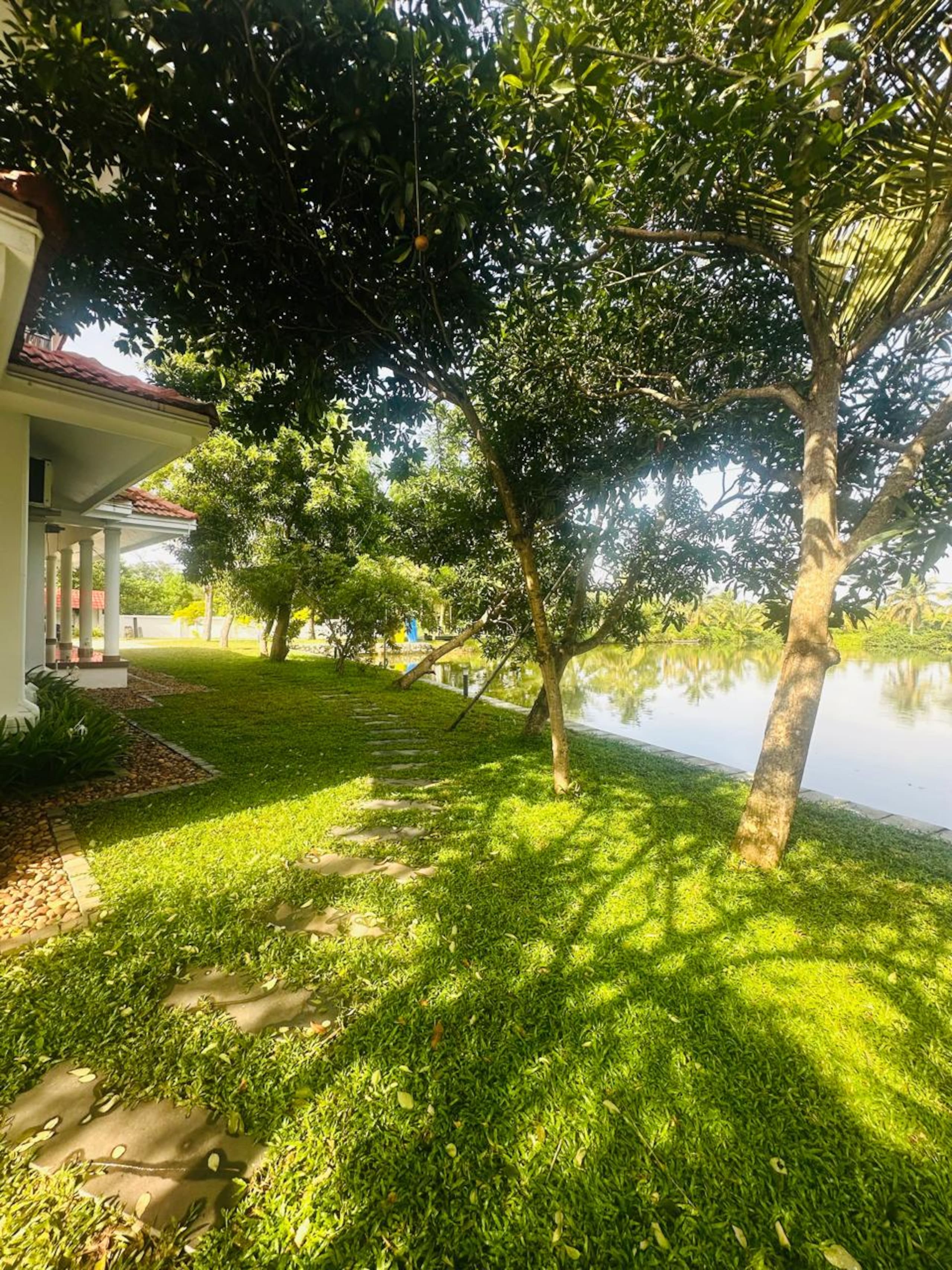 Anaara Escapes waterfront villa 4