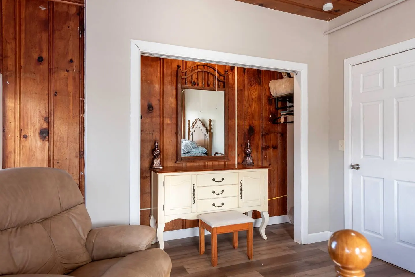 Views! Historic Branson Home, Swings, Firepit, Fun 14