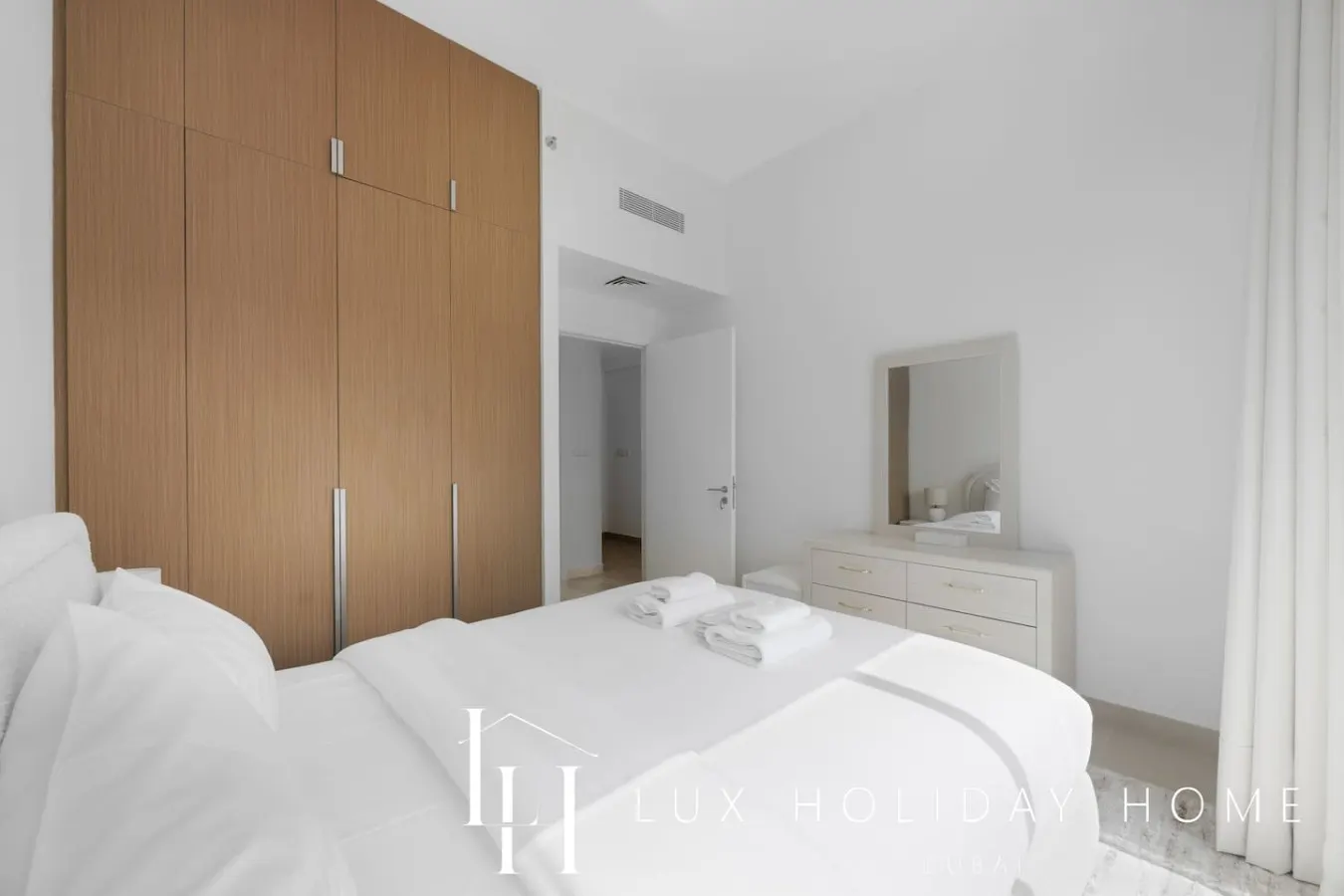 LUX The Rosewater Creek Suite 19
