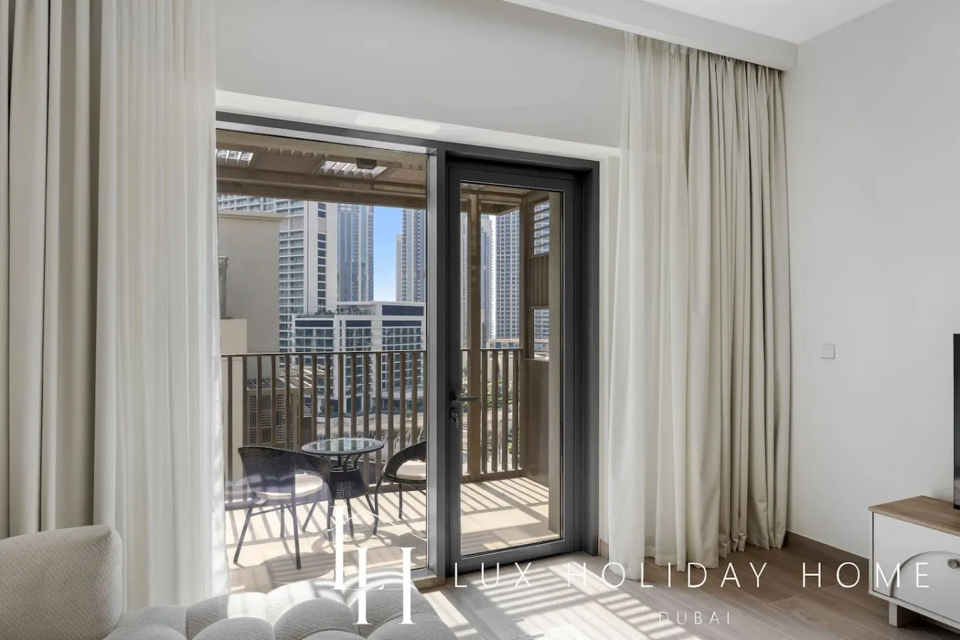 LUX The Rosewater Creek Suite 3