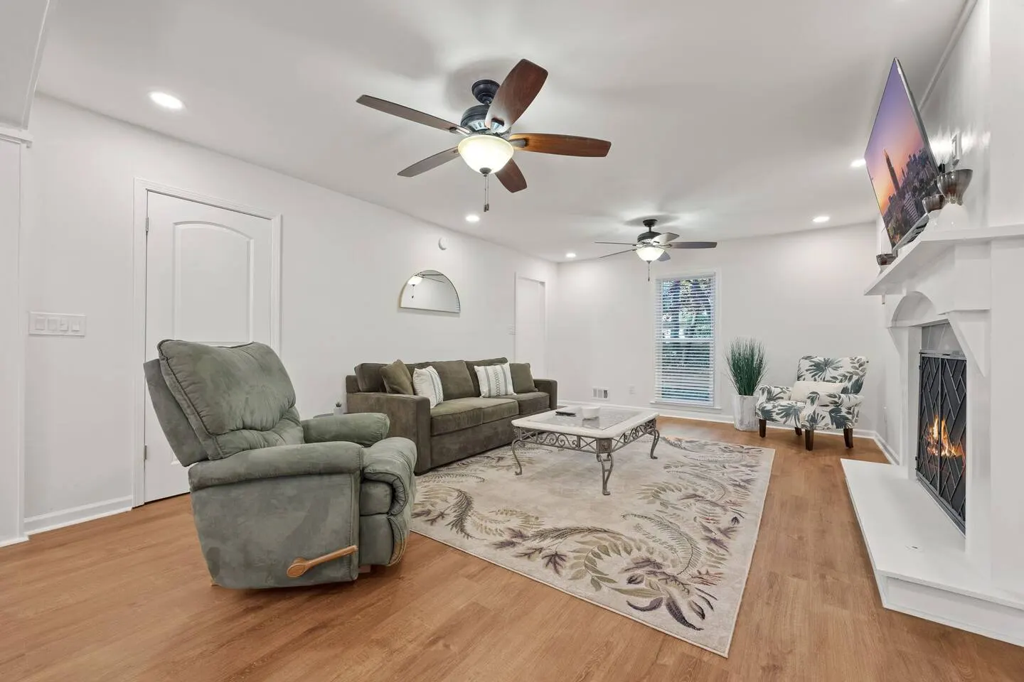5BR Smyrna Home Near the Battery 10