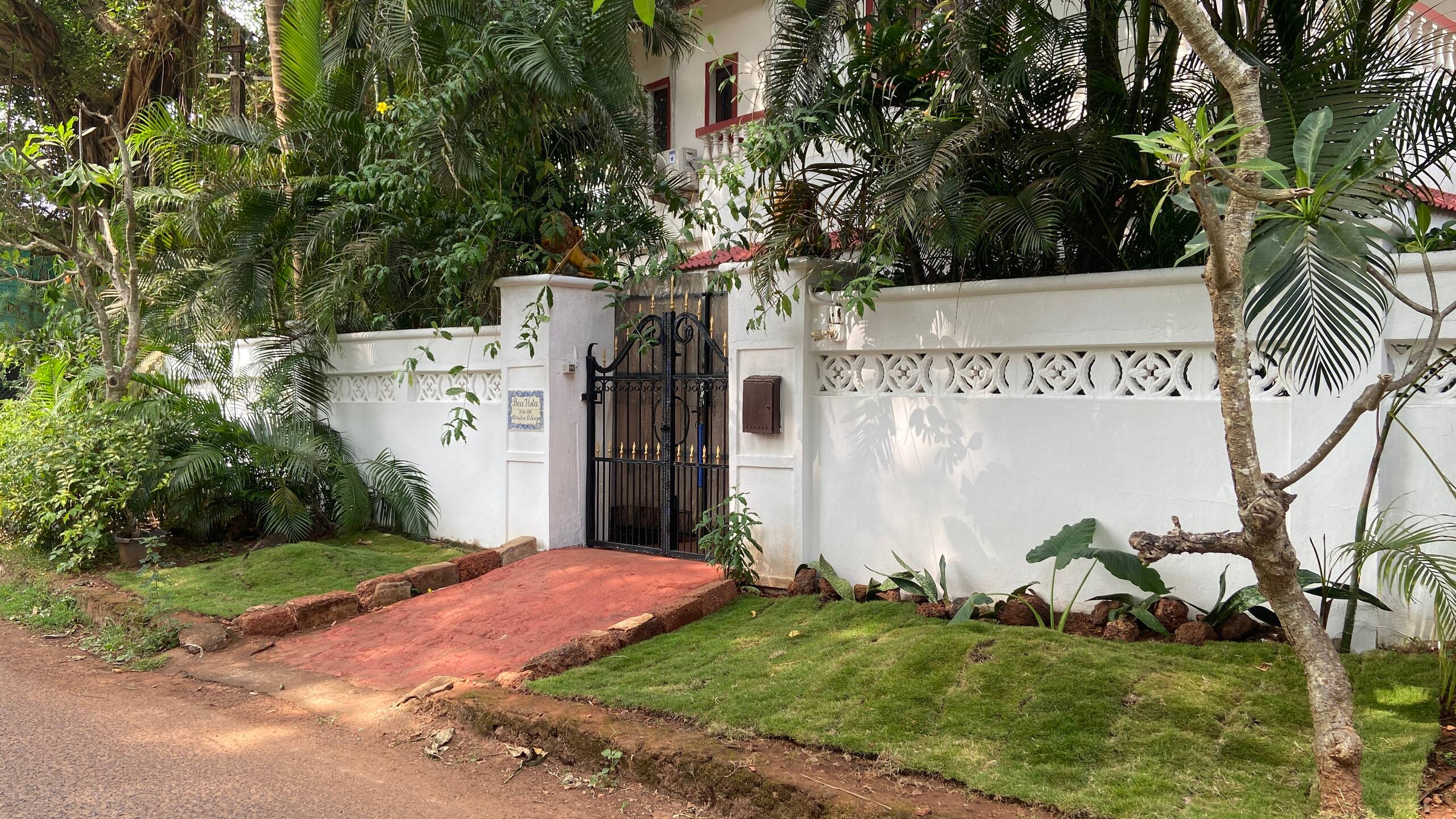 4 bedroom beach Side apartment, Candolim Goa 19