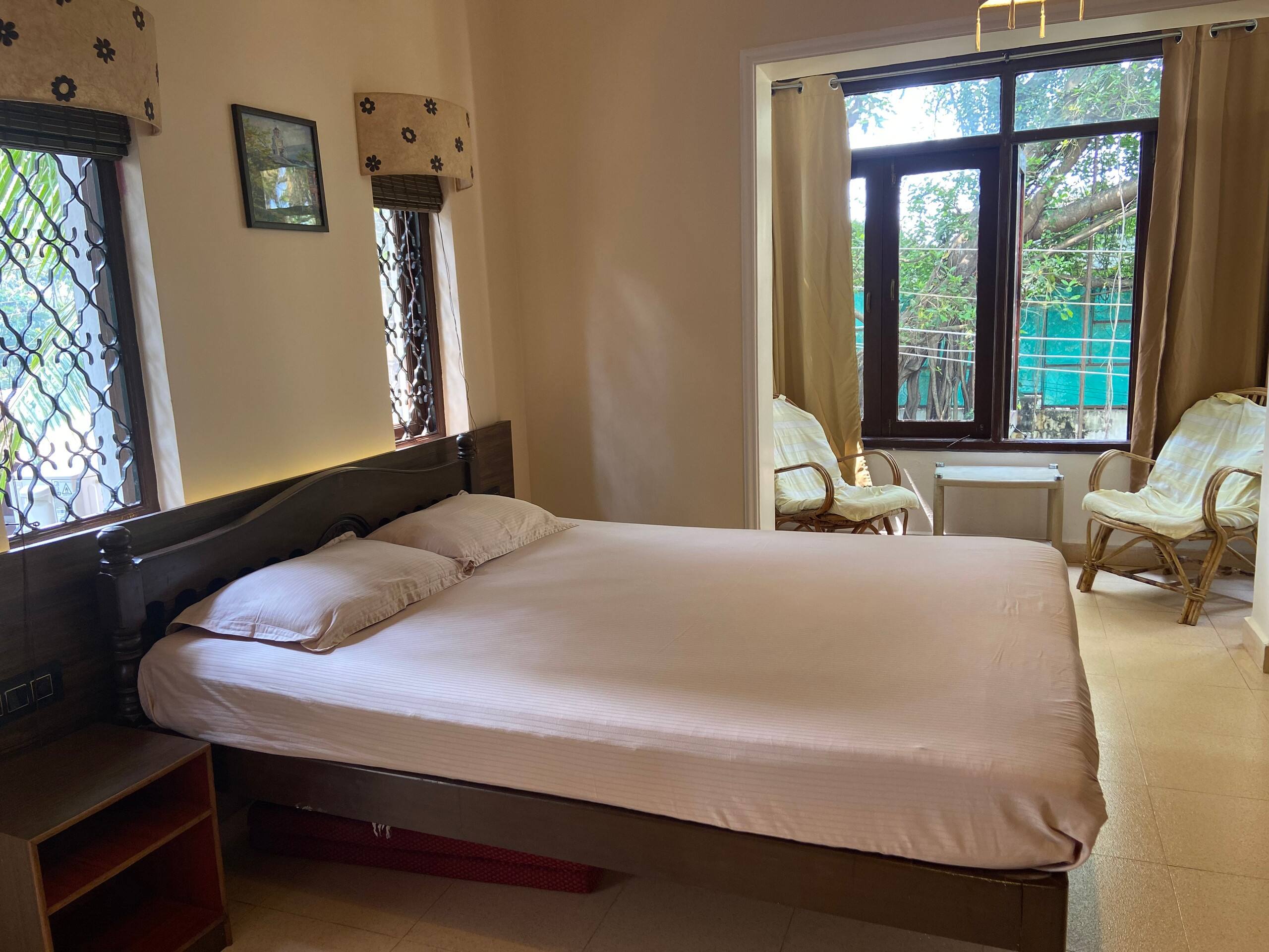 4 bedroom beach Side apartment, Candolim Goa 9