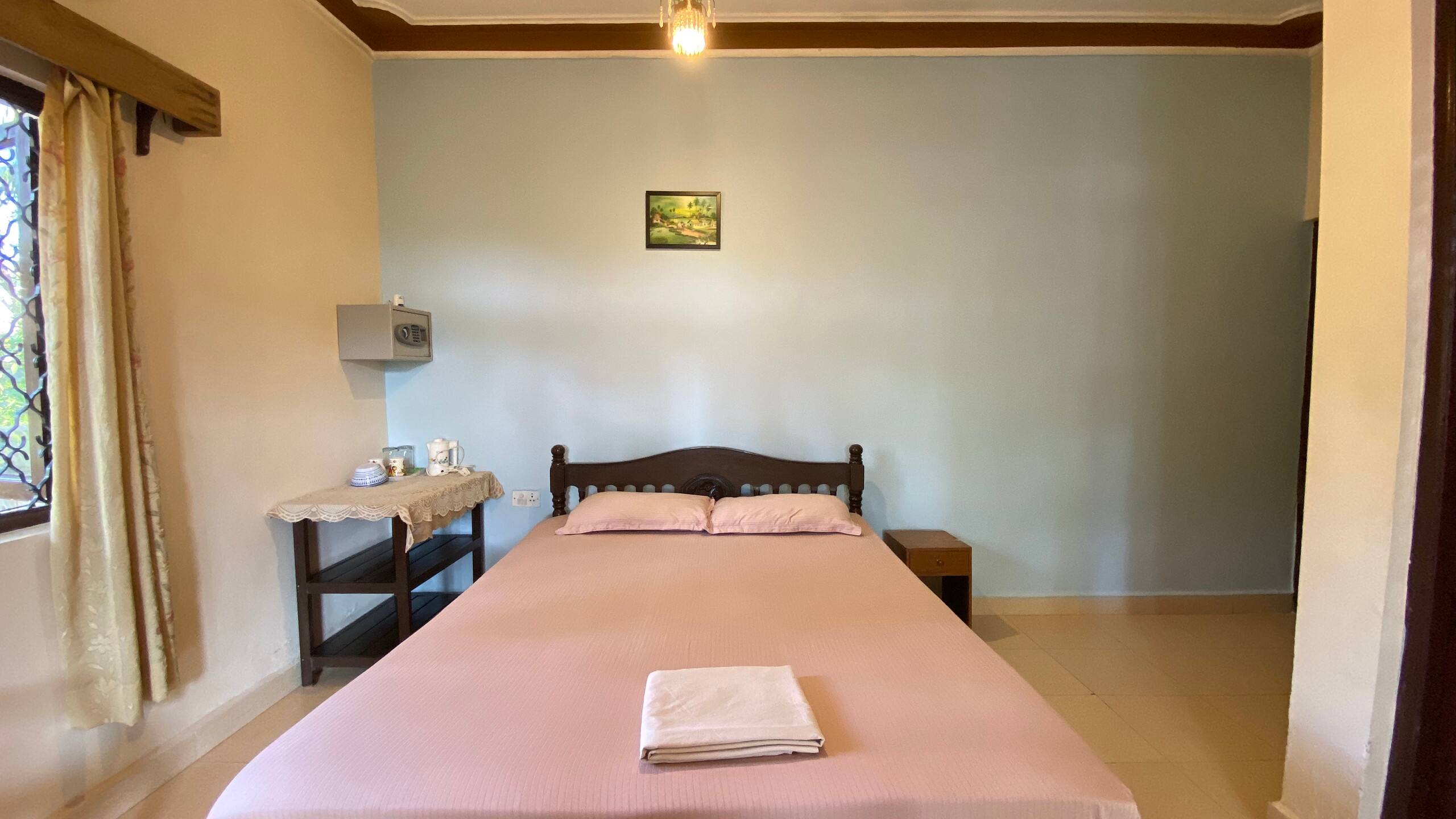 4 bedroom beach Side apartment, Candolim Goa 7