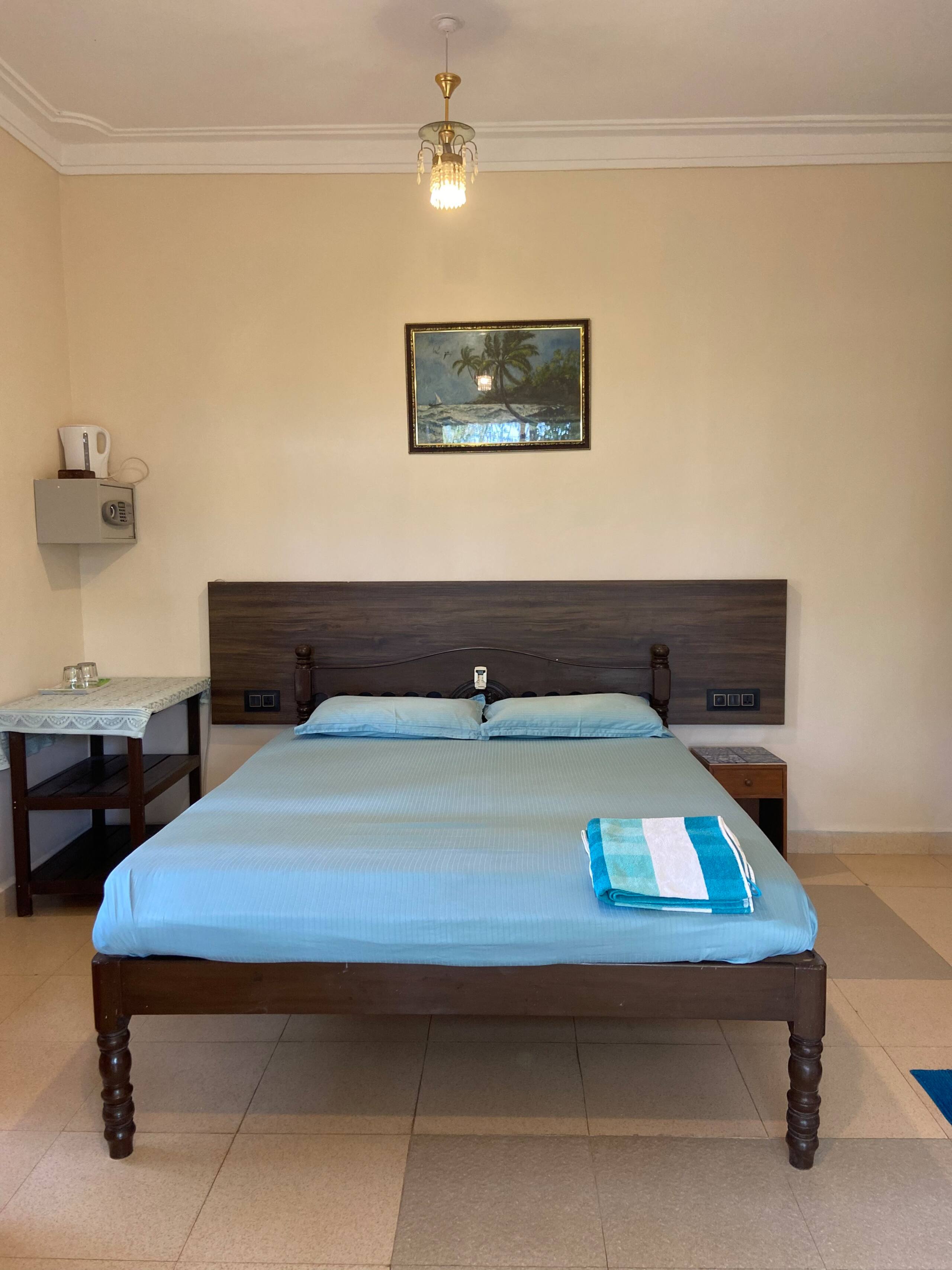 4 bedroom beach Side apartment, Candolim Goa 11