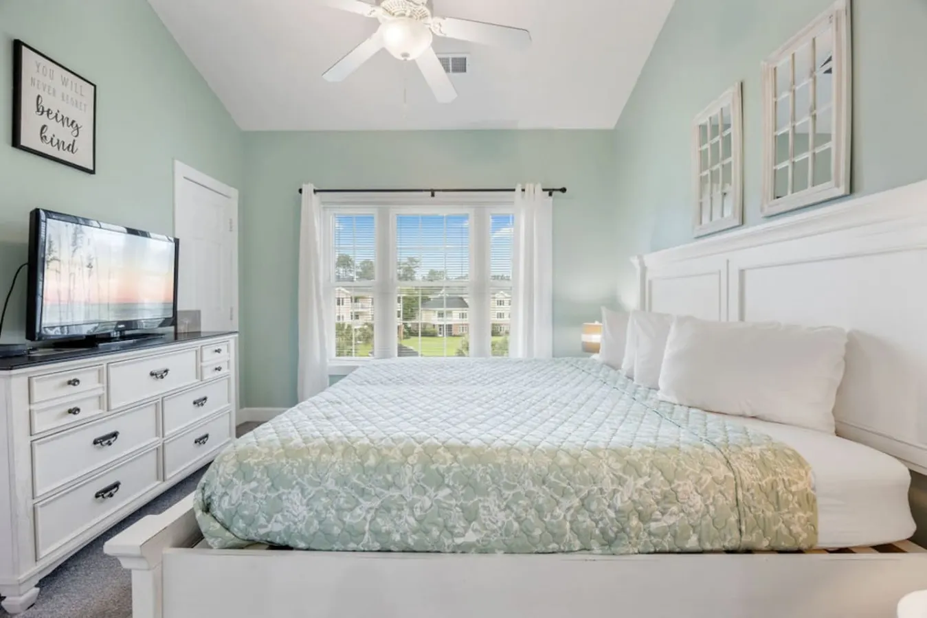 8 Min to Beach Pool, Balcony, Steps to Fun! 16