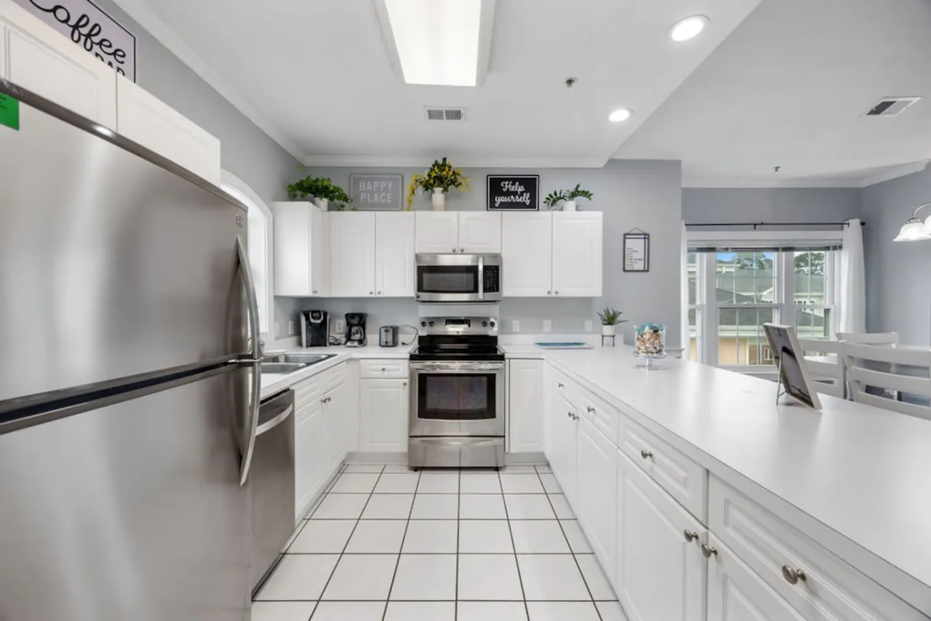 8 Min to Beach Pool, Balcony, Steps to Fun! 18