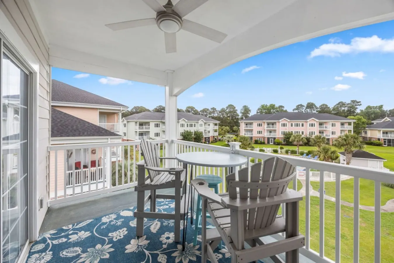 8 Min to Beach Pool, Balcony, Steps to Fun! 4