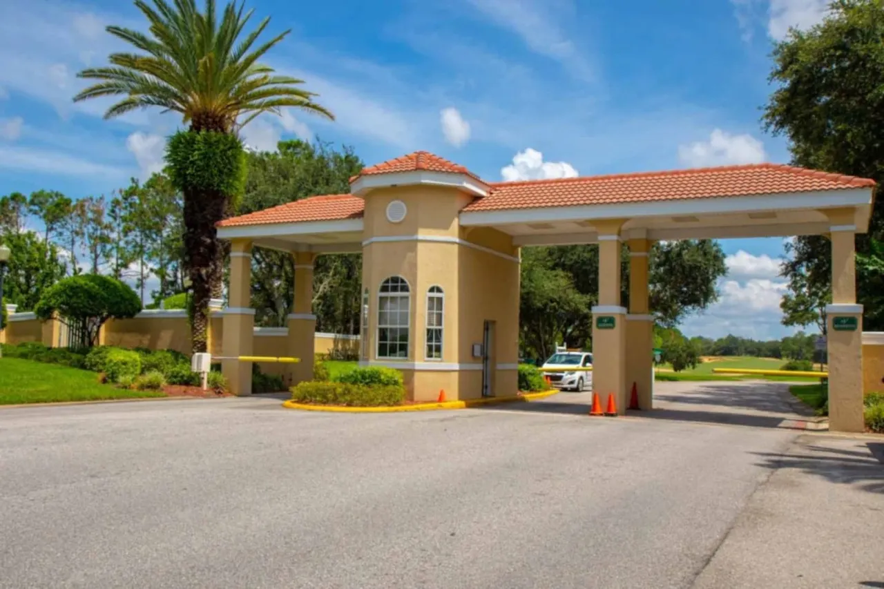 Modern 4-Bedroom Villa with Private Pool in Southern Dunes Golf & Country Club 20