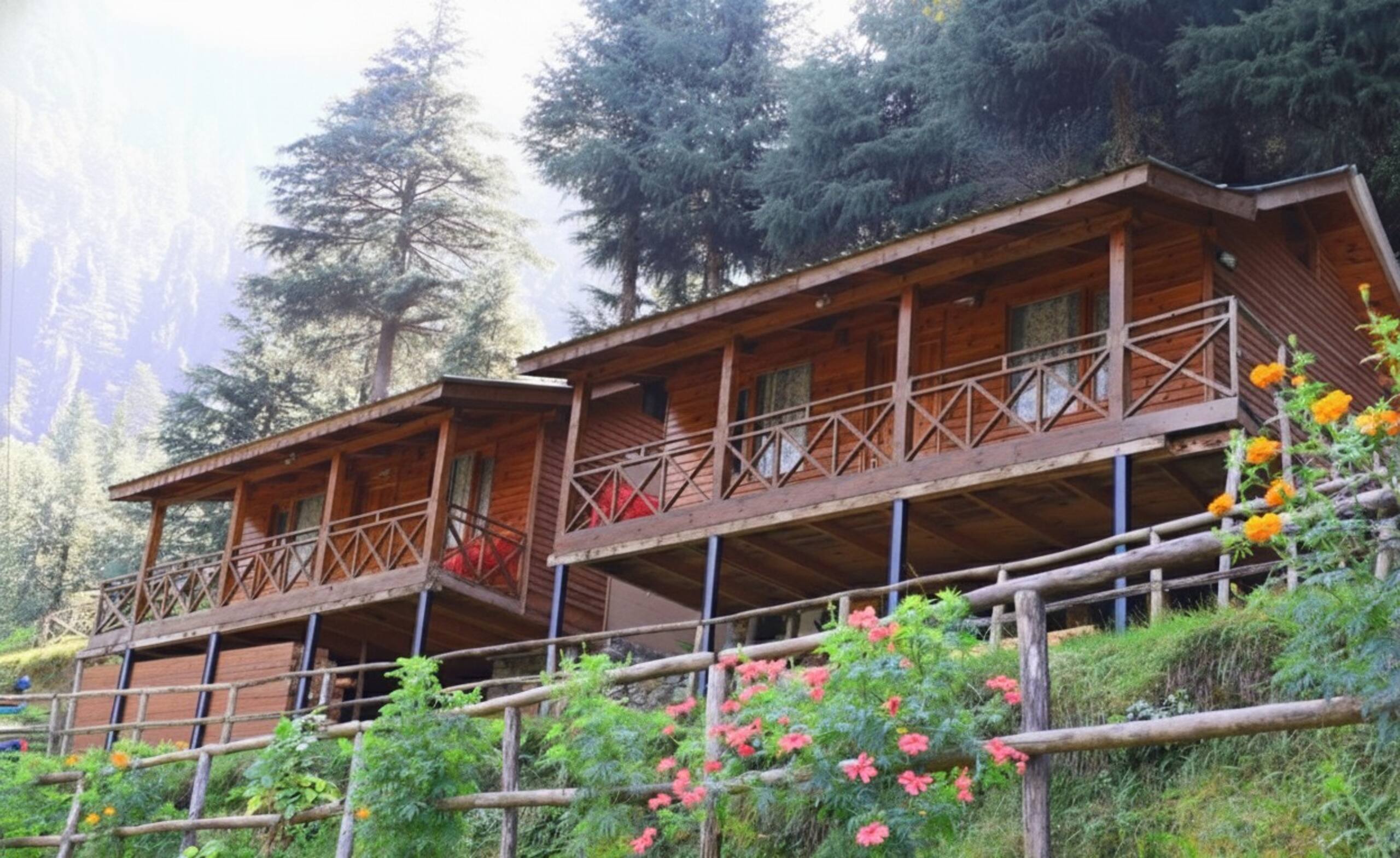 IOI Echoes Room : Cozy Stay in Dalhousie 9