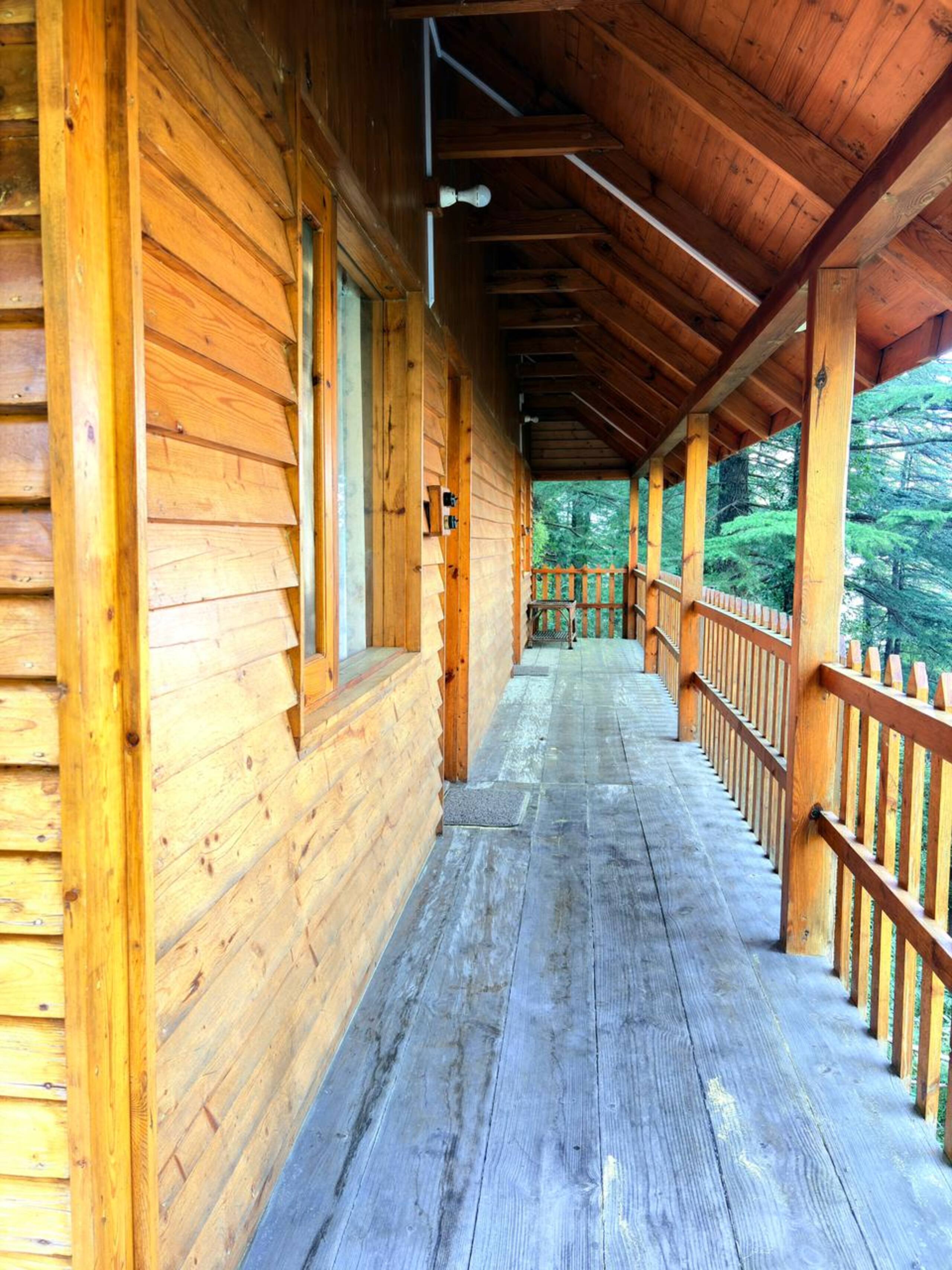 IOI Echoes Room : Cozy Stay in Dalhousie 11