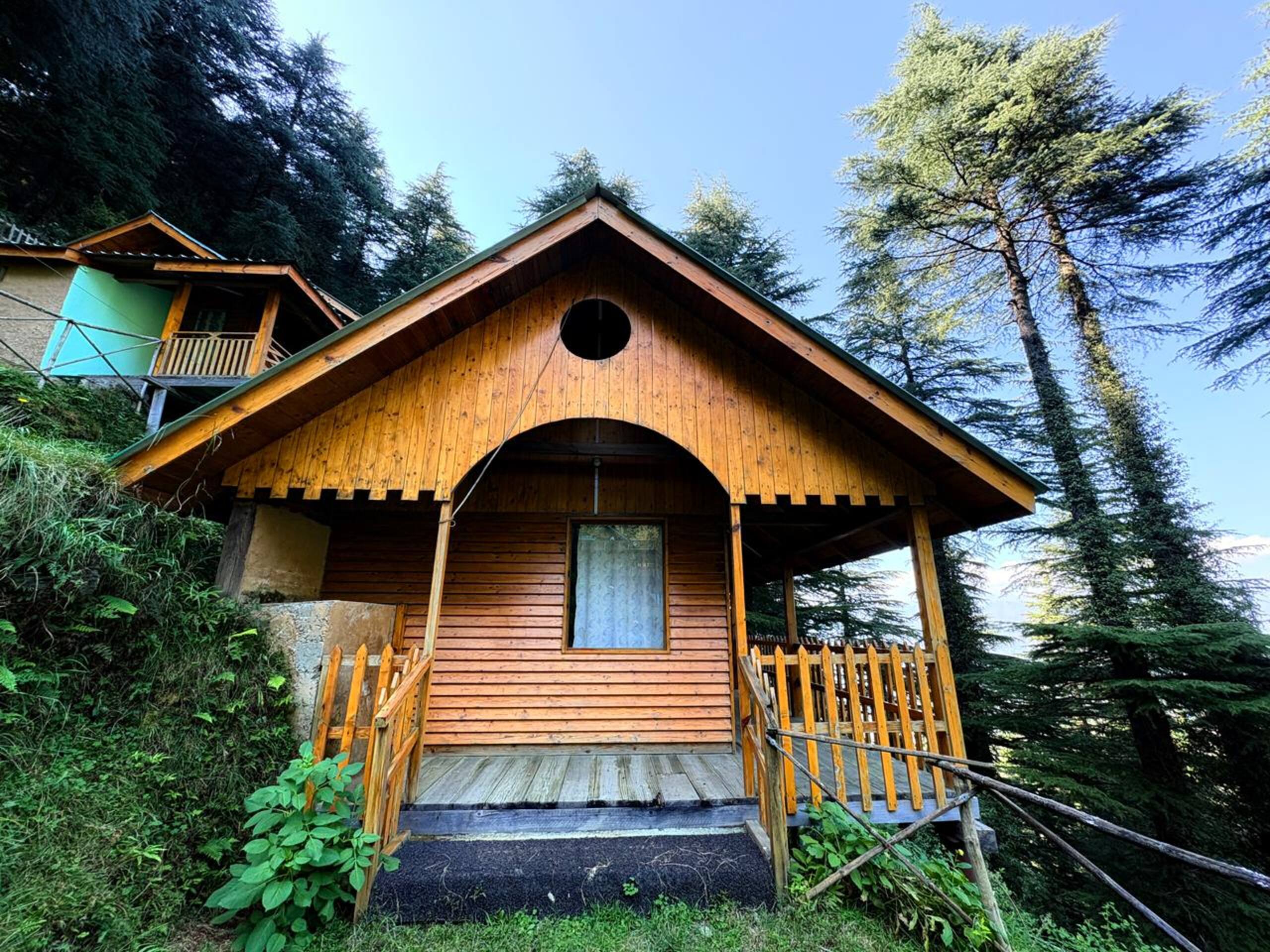 IOI Echoes Room : Cozy Stay in Dalhousie 13