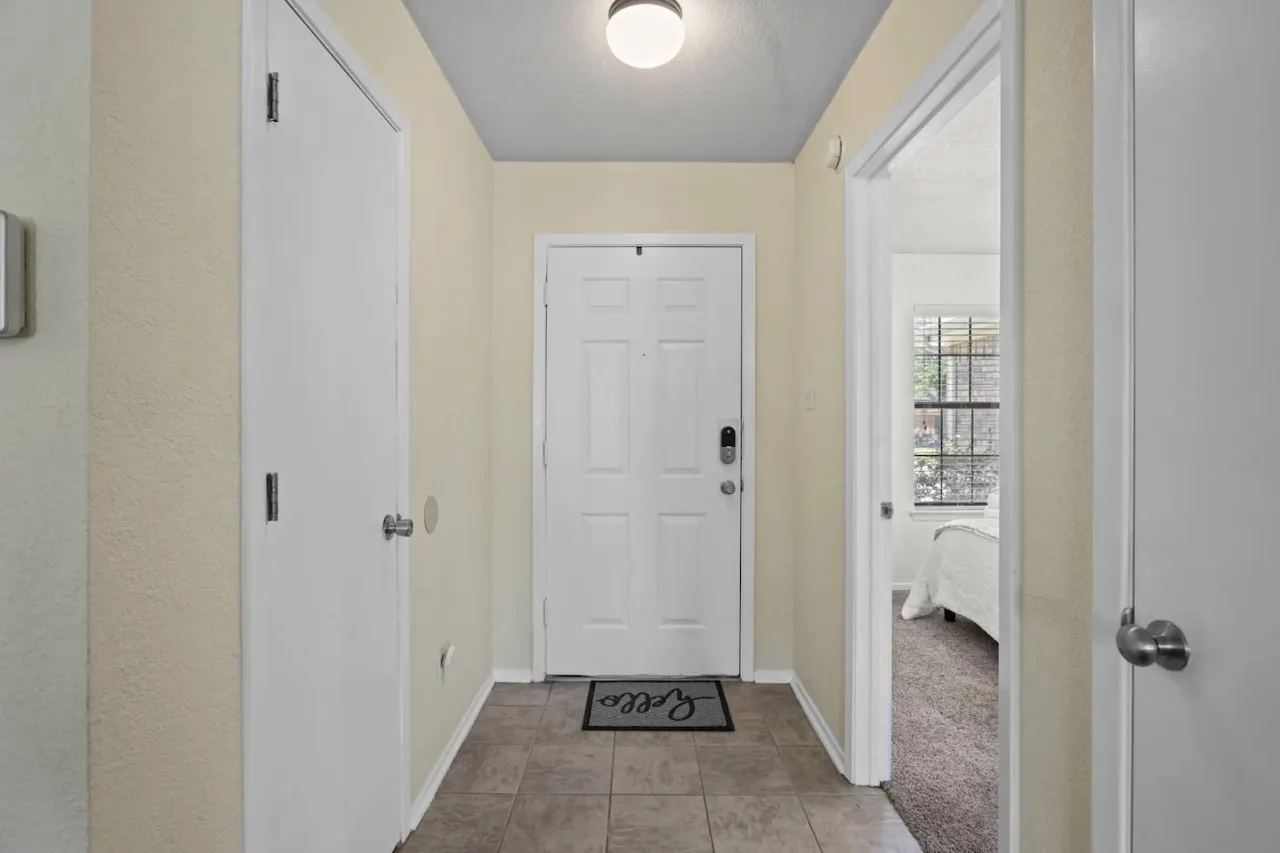 Affordable & Clean Sleeps 8 10