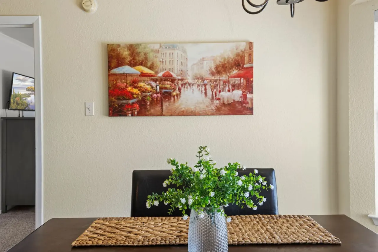 Affordable & Clean Sleeps 8 12