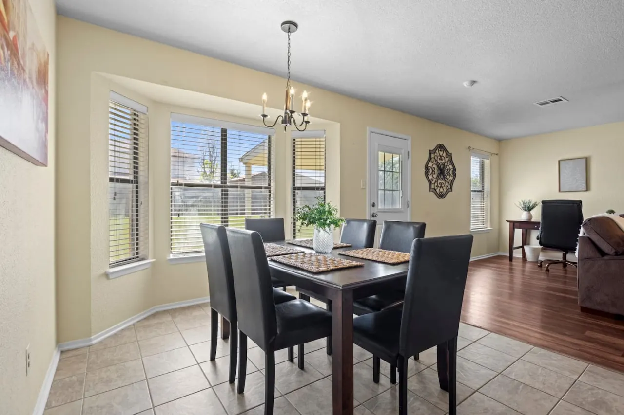Affordable & Clean Sleeps 8 13