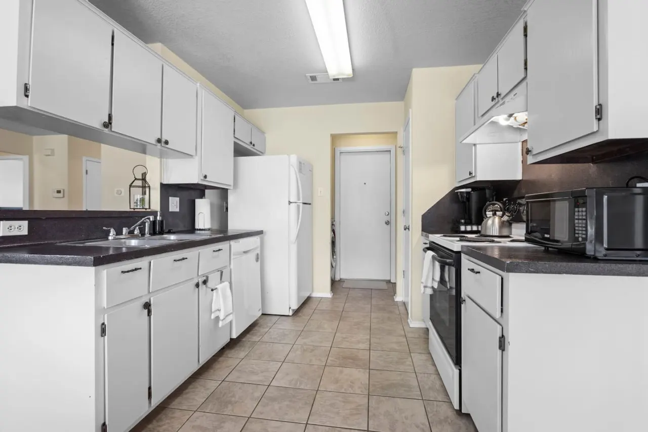Affordable & Clean Sleeps 8 17