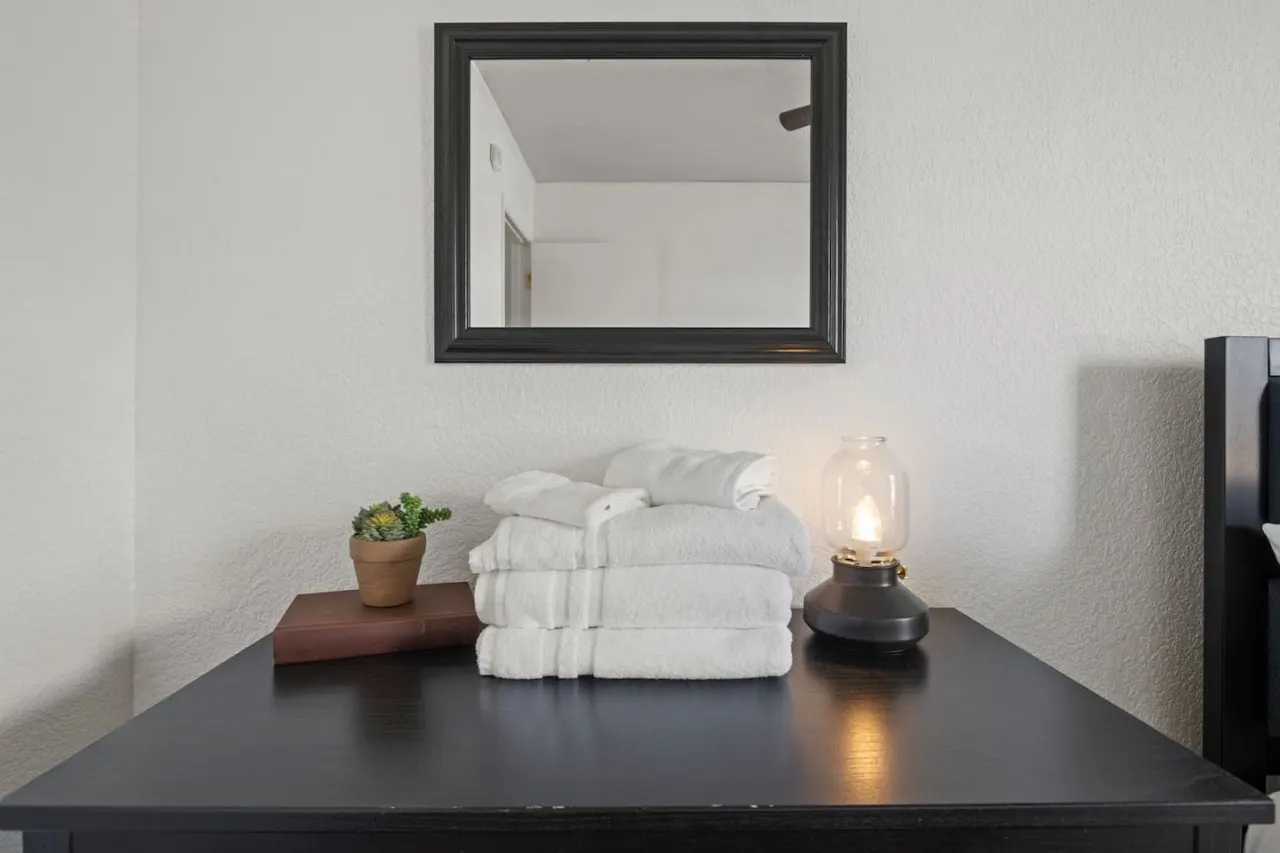 Affordable & Clean Sleeps 8 19