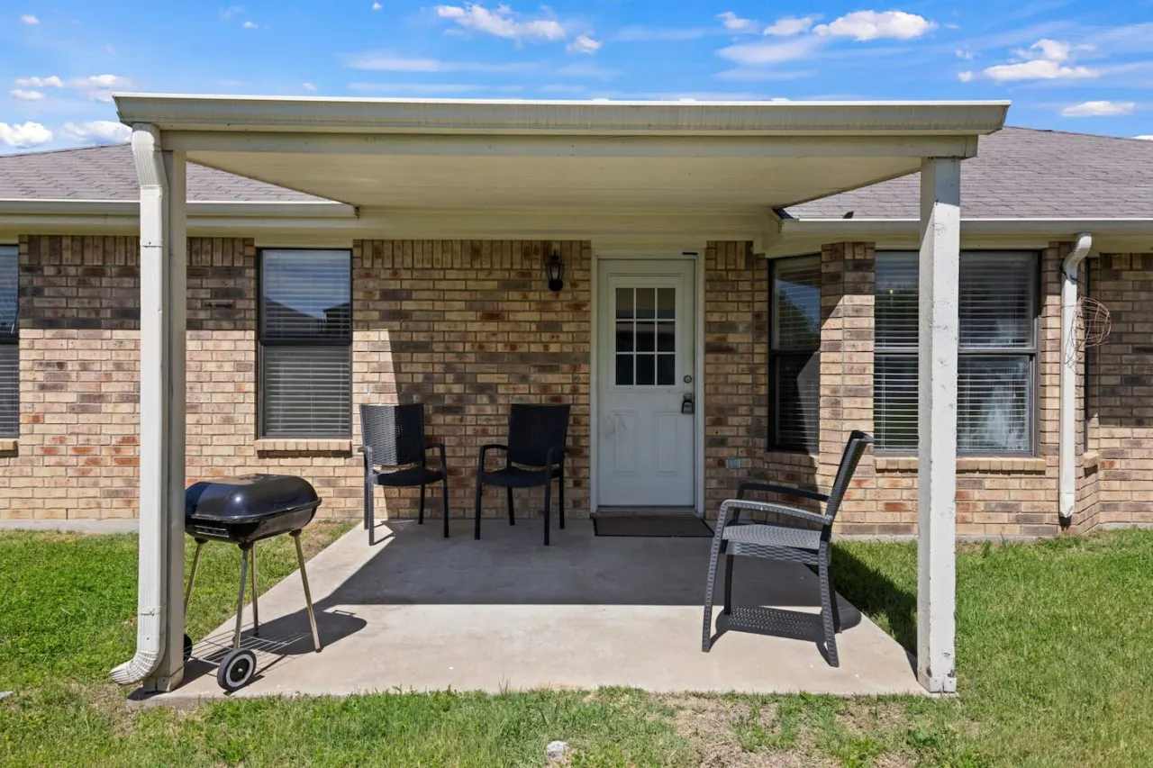 Affordable & Clean | Sleeps 8 — photo 4