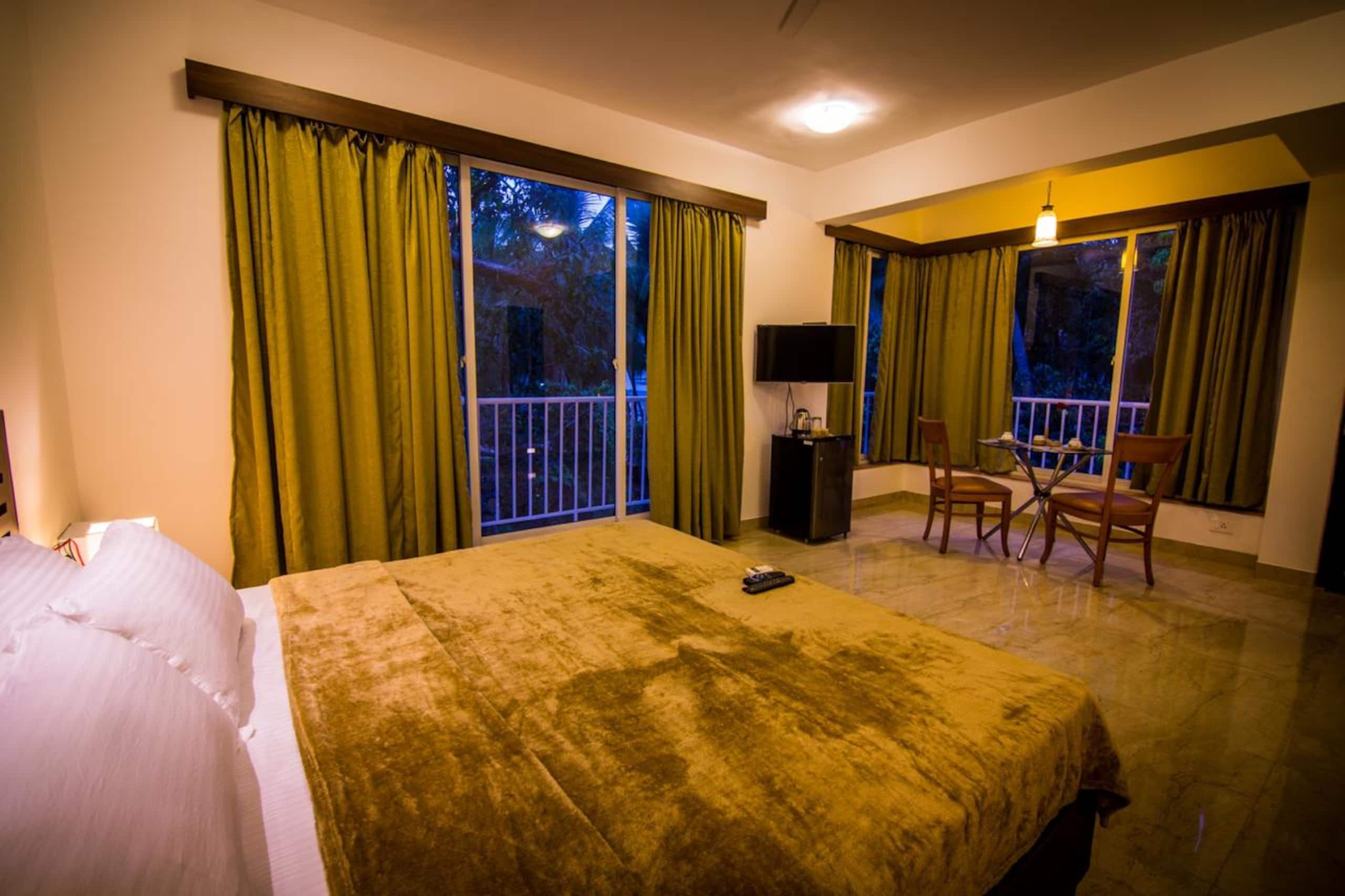 06 BHK with  private pool in Arproa 15