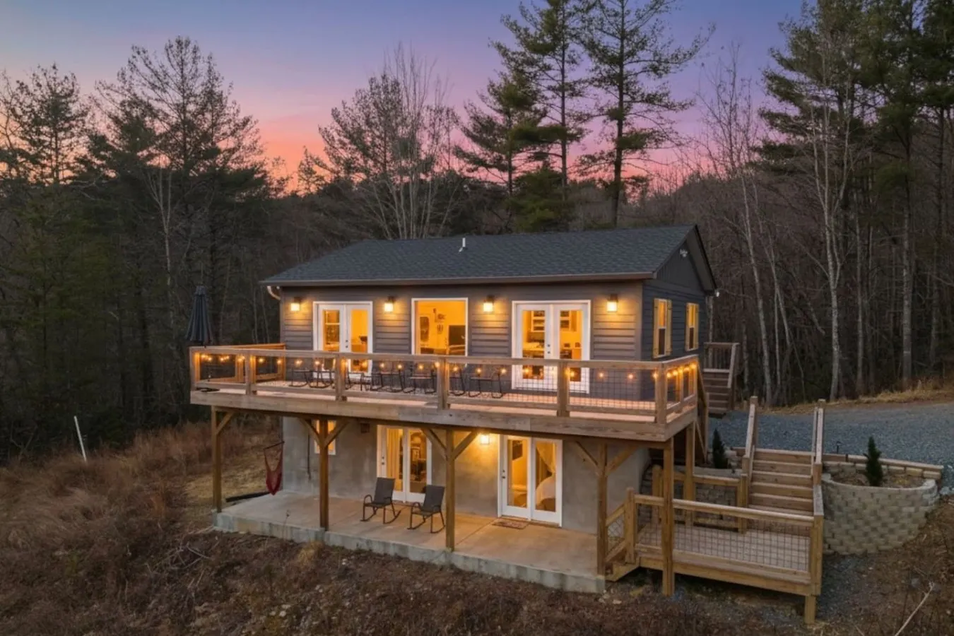 Stunning Mountain Views | Deck, Fire Pit & Hammock