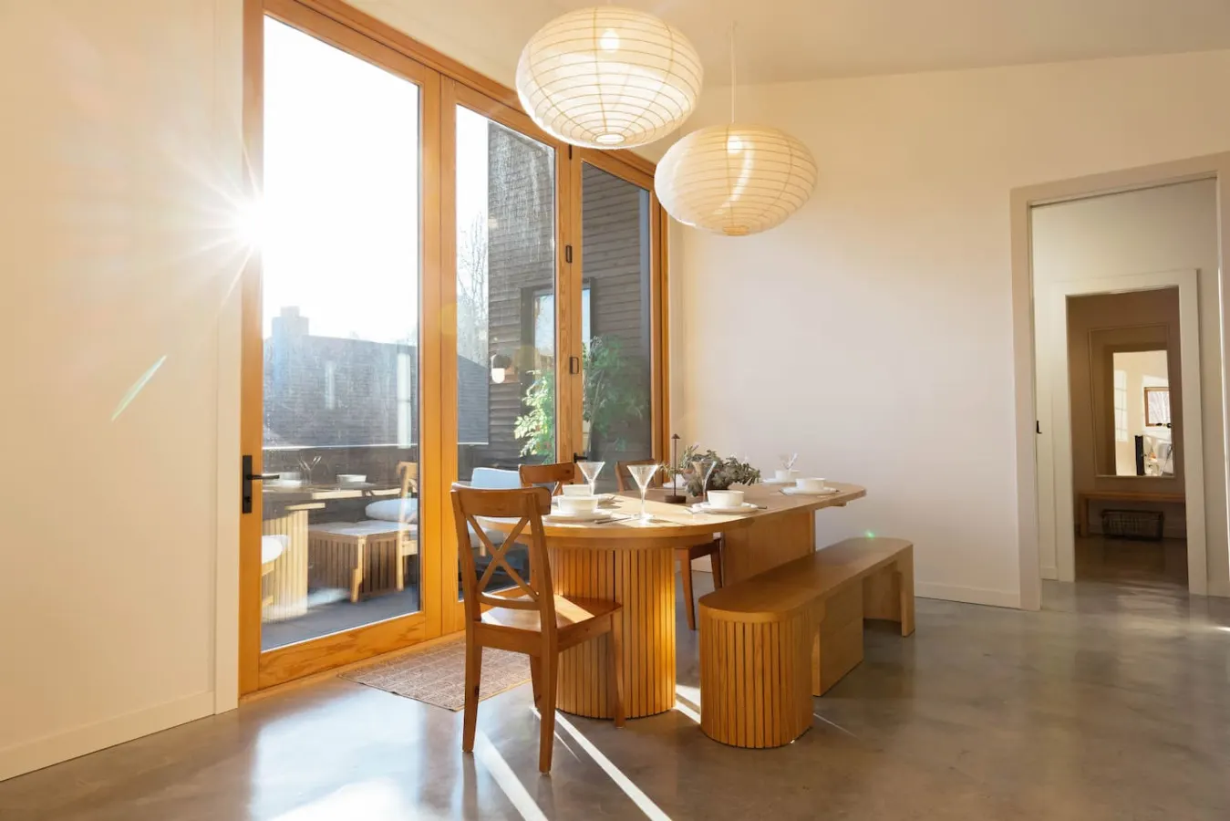 NEW Modern Treehouse Retreat Balcony & Garage 9