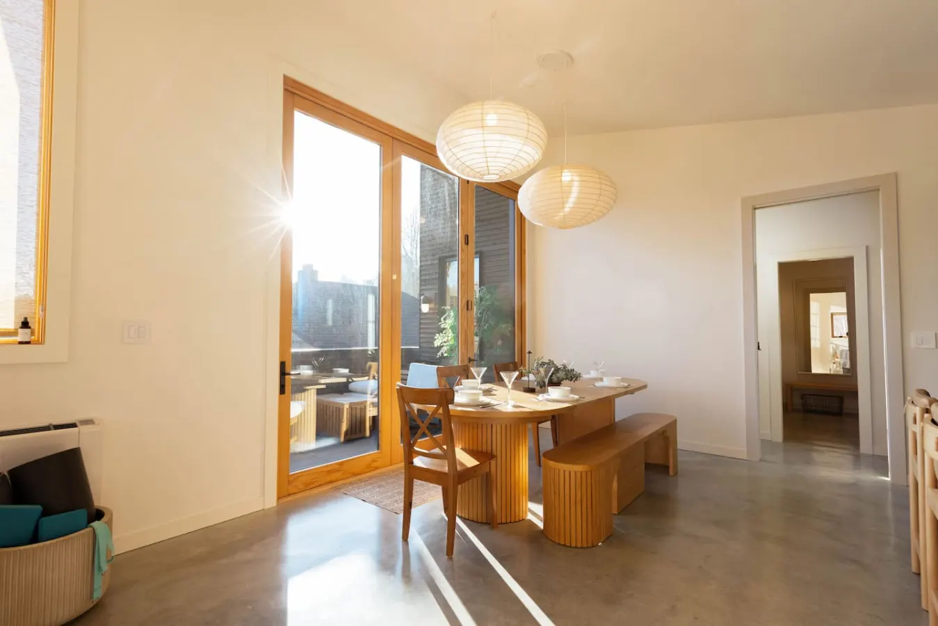 NEW Modern Treehouse Retreat Balcony & Garage 11