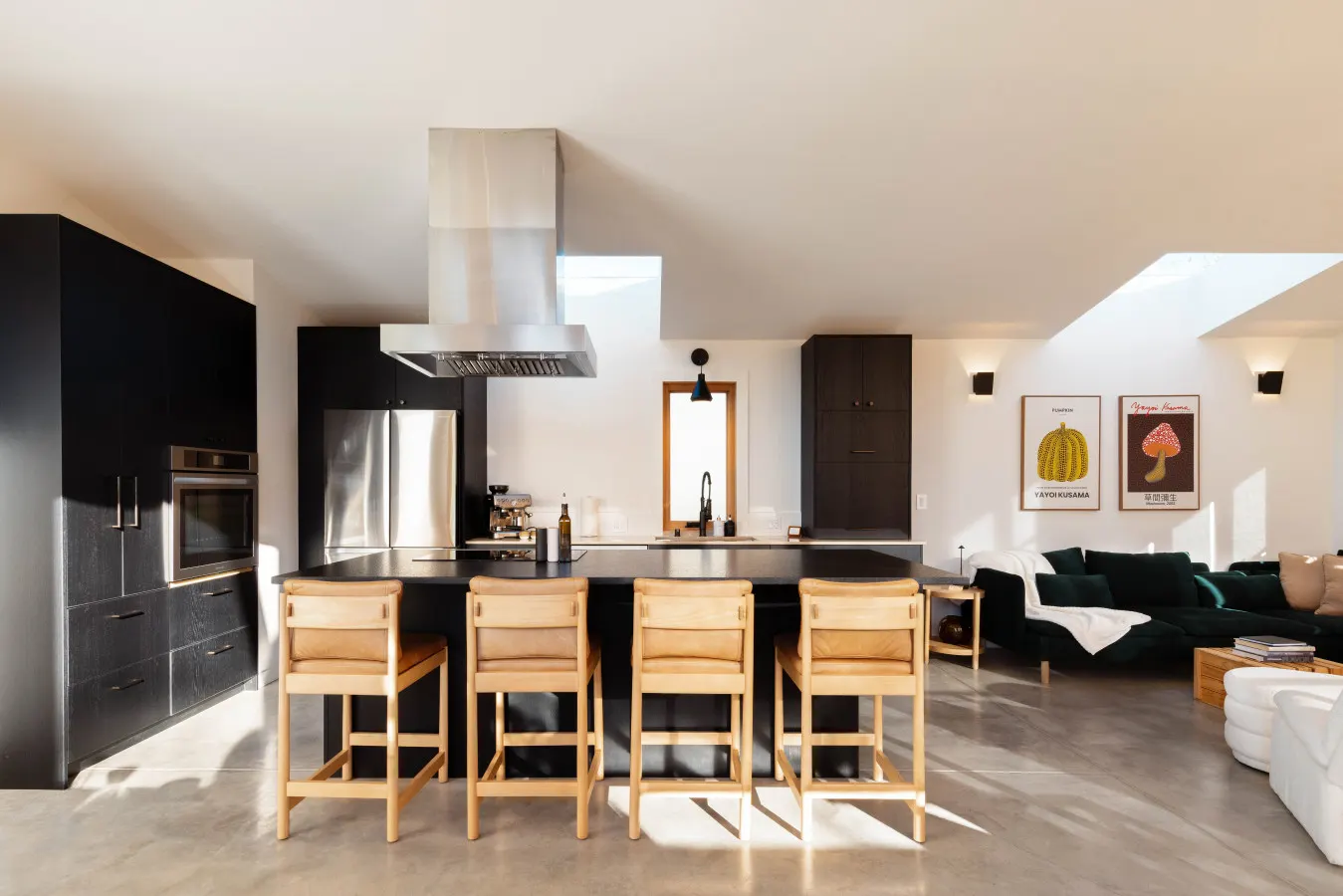 NEW Modern Treehouse Retreat Balcony & Garage 20