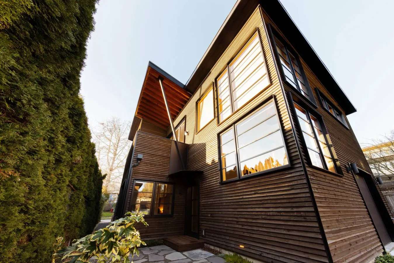NEW Modern Treehouse Retreat Balcony & Garage 5