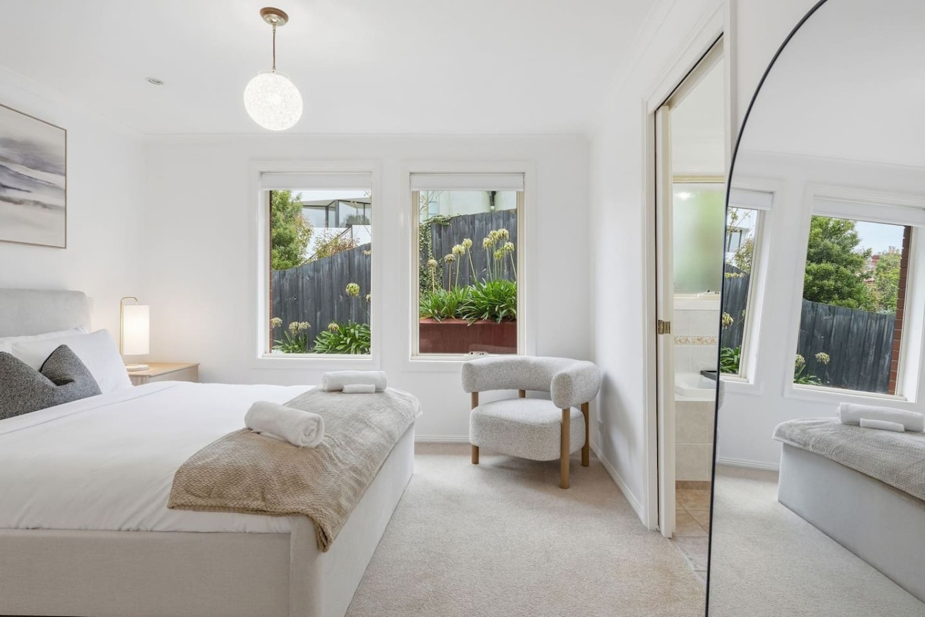 Stylish West Hobart Villa — photo 2