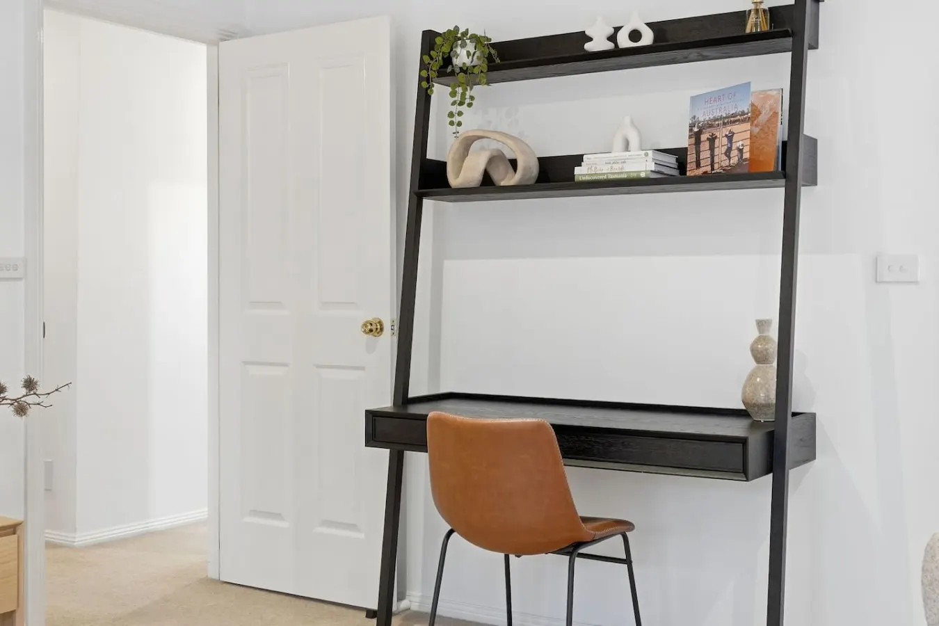 Stylish West Hobart Villa 13