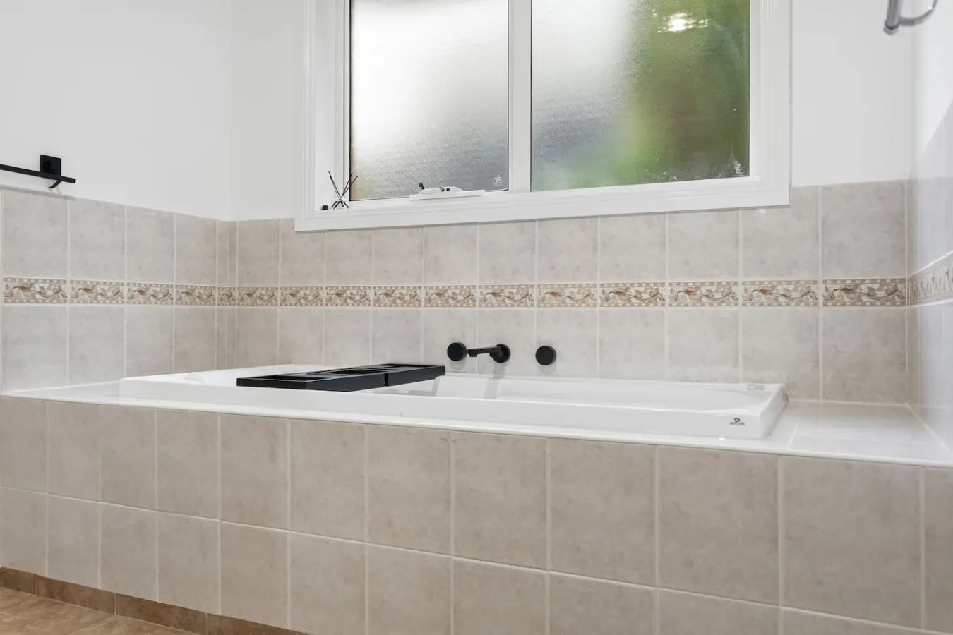 Stylish West Hobart Villa 19