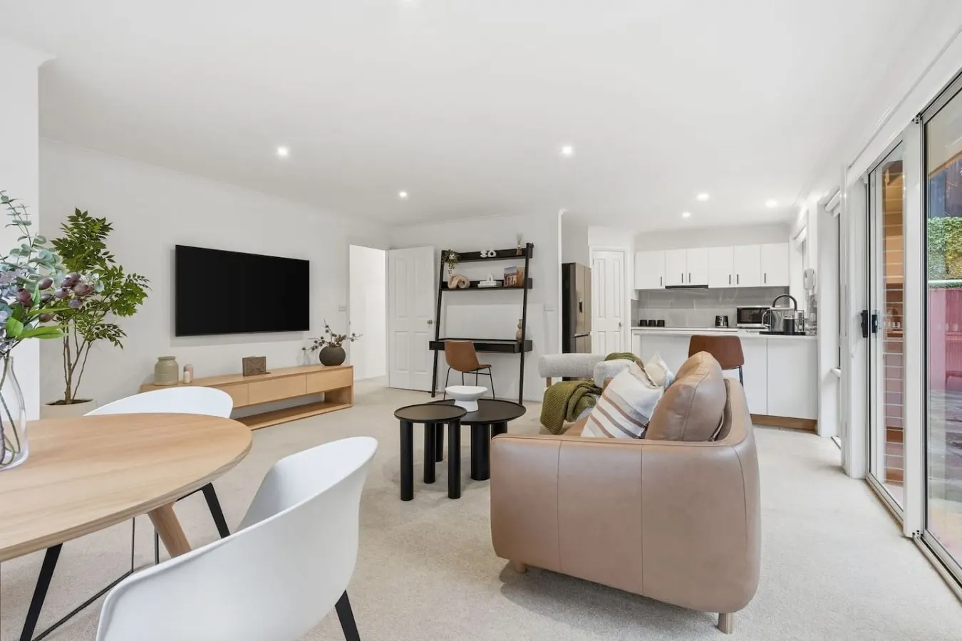 Stylish West Hobart Villa 7