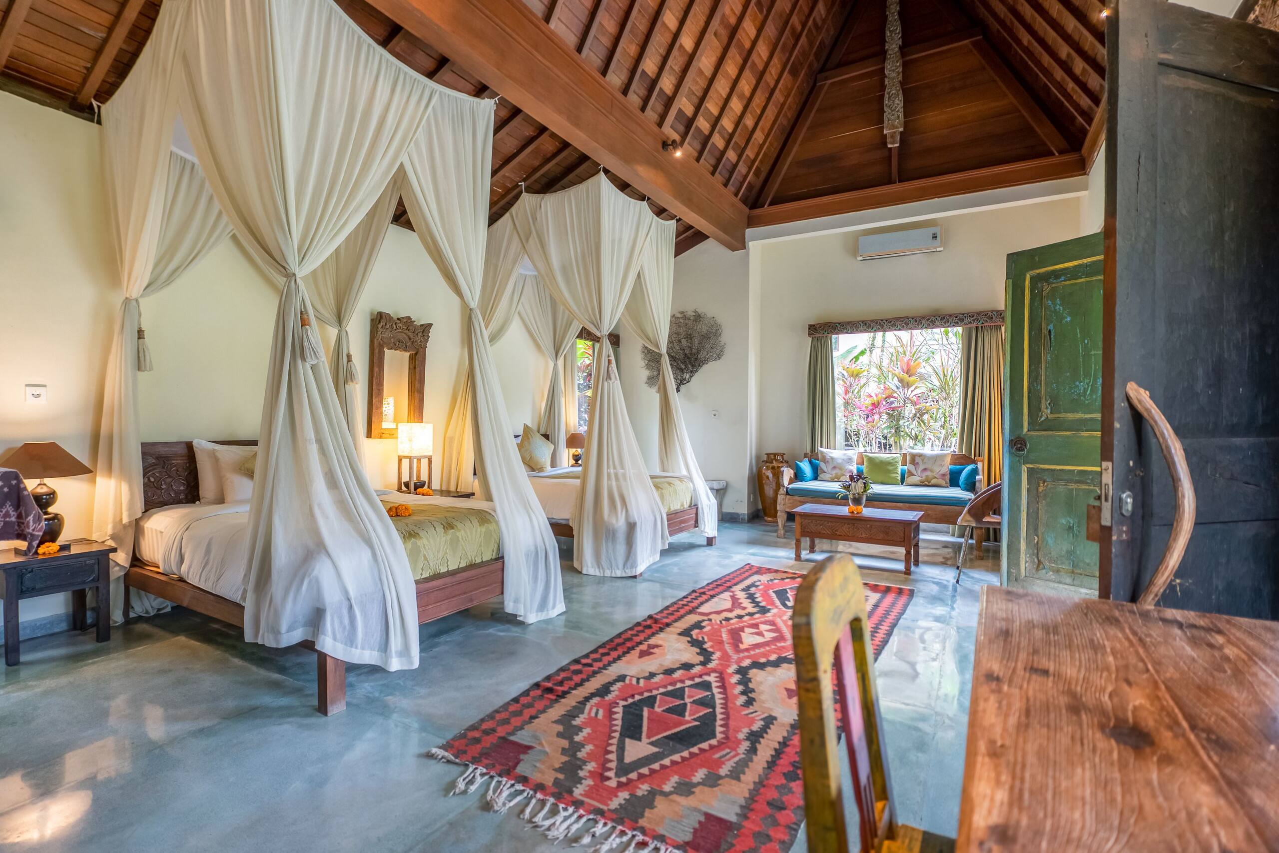 Living in Artistic Luxury 5BR Villa near Ubud 36