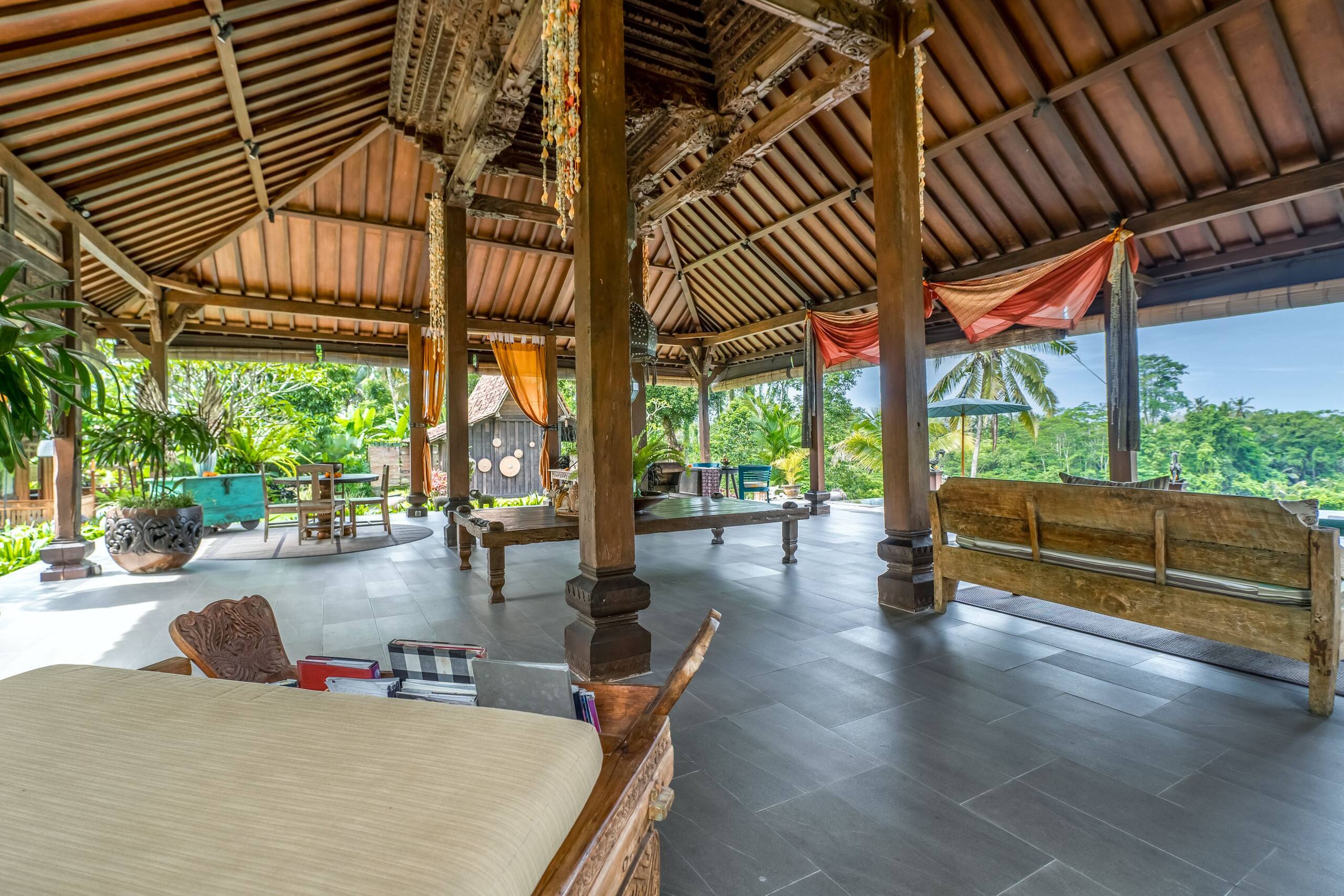 Living in Artistic Luxury 5BR Villa near Ubud 11