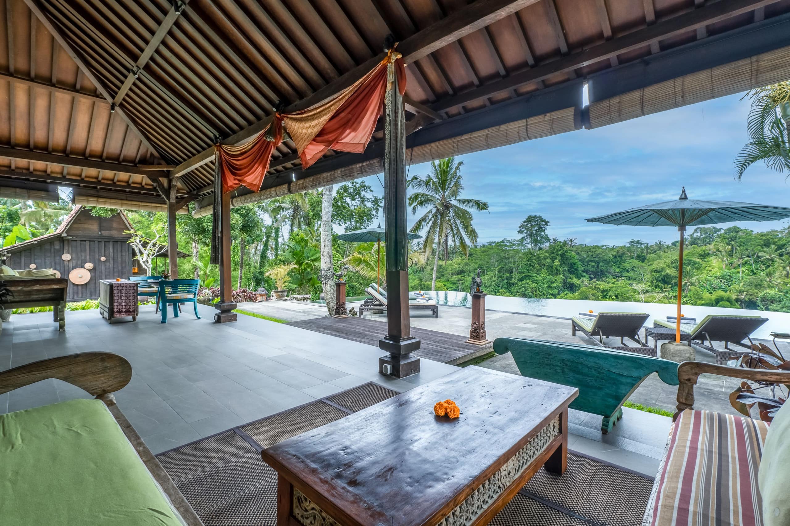Living in Artistic Luxury 5BR Villa near Ubud — photo 4