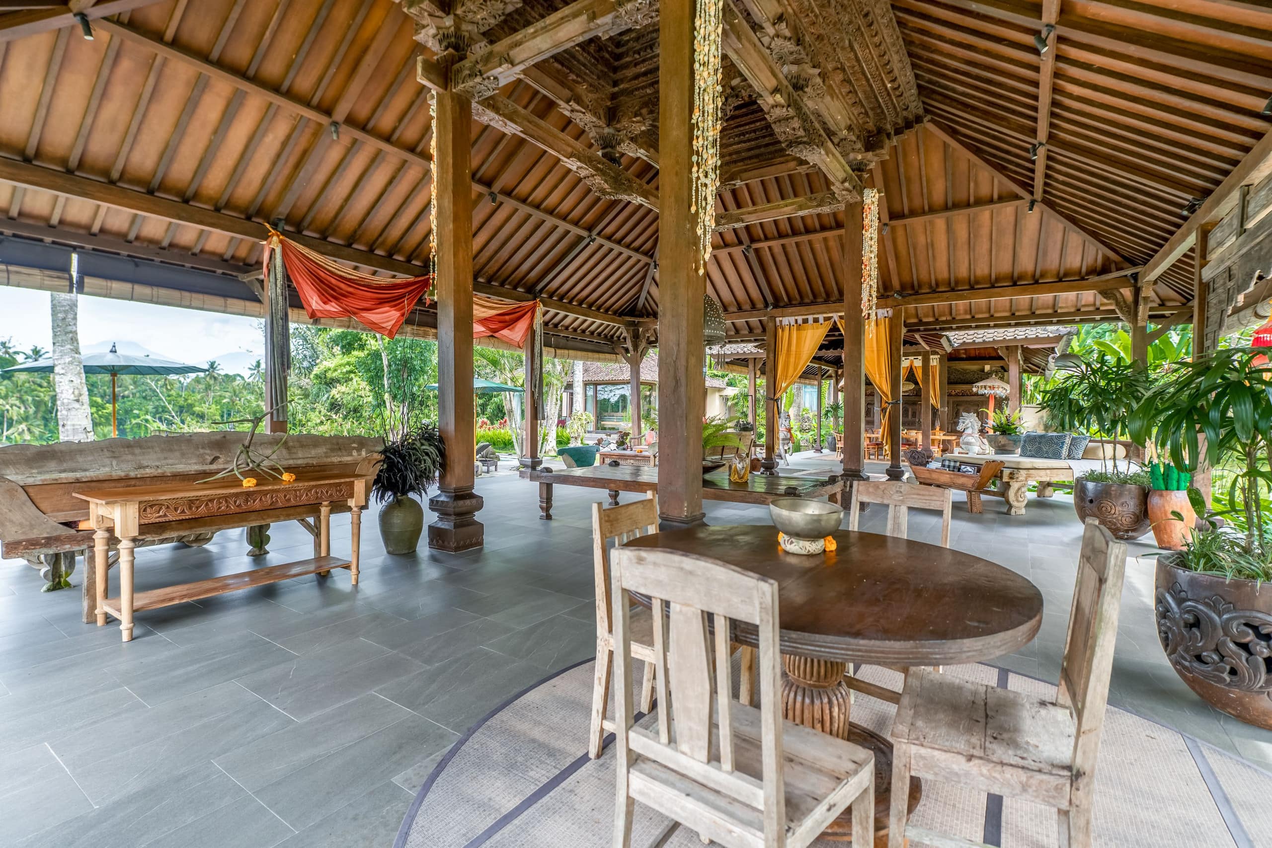 Living in Artistic Luxury 5BR Villa near Ubud 14