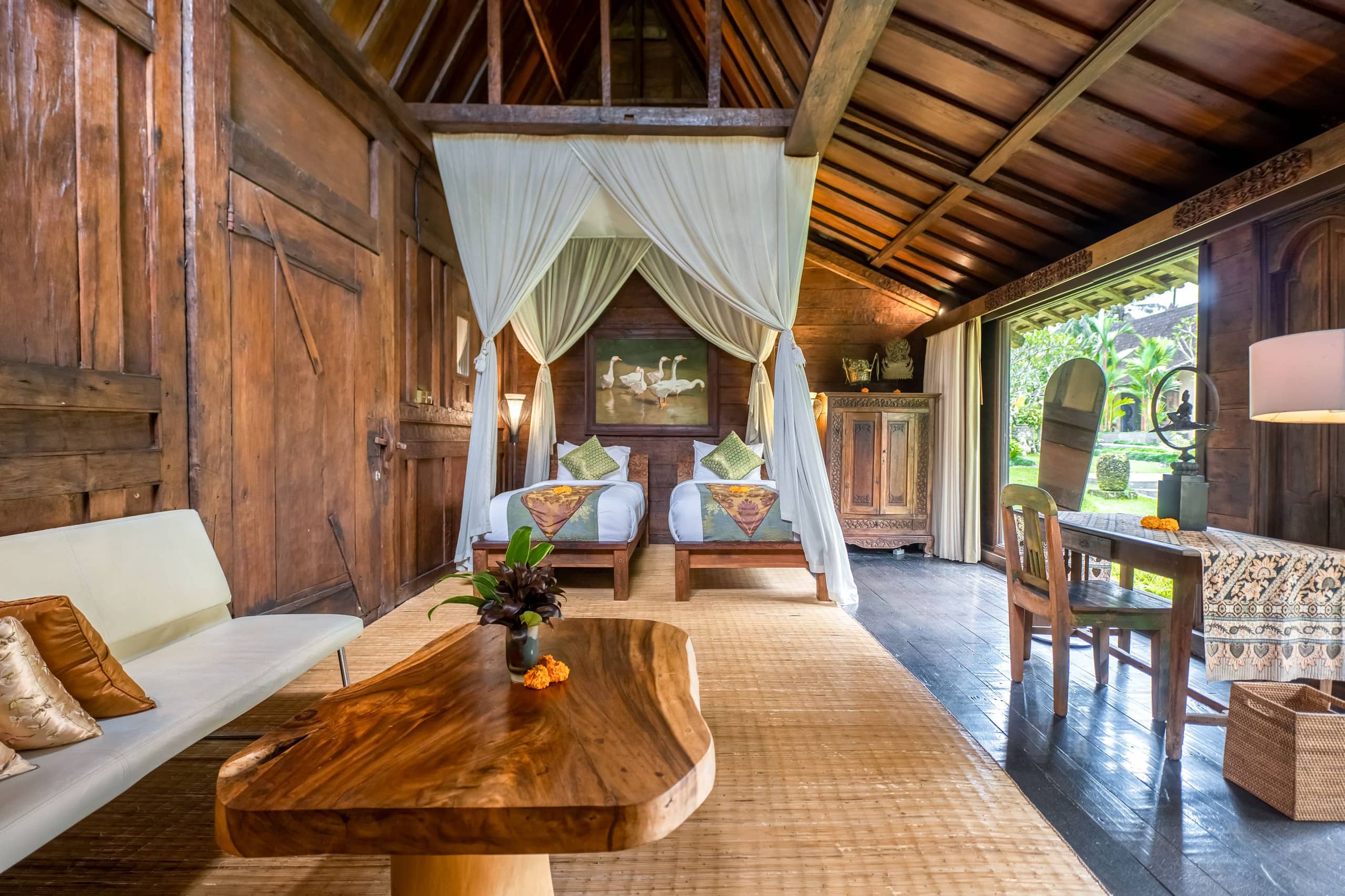 Living in Artistic Luxury 5BR Villa near Ubud 33