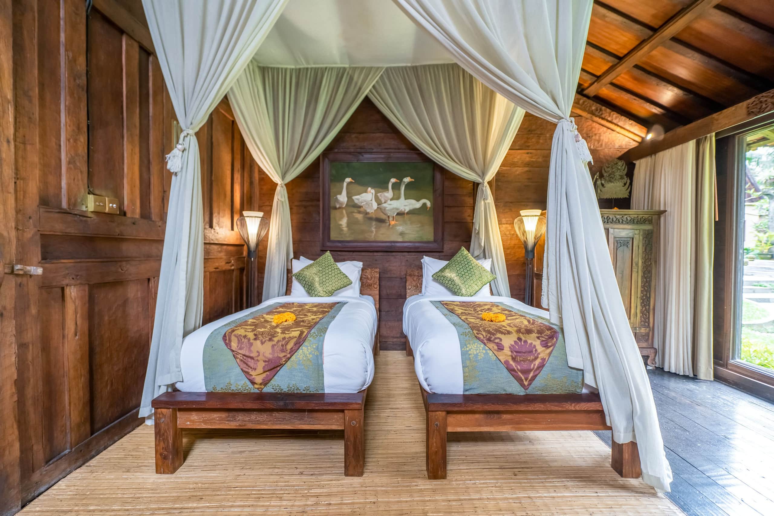 Living in Artistic Luxury 5BR Villa near Ubud 32