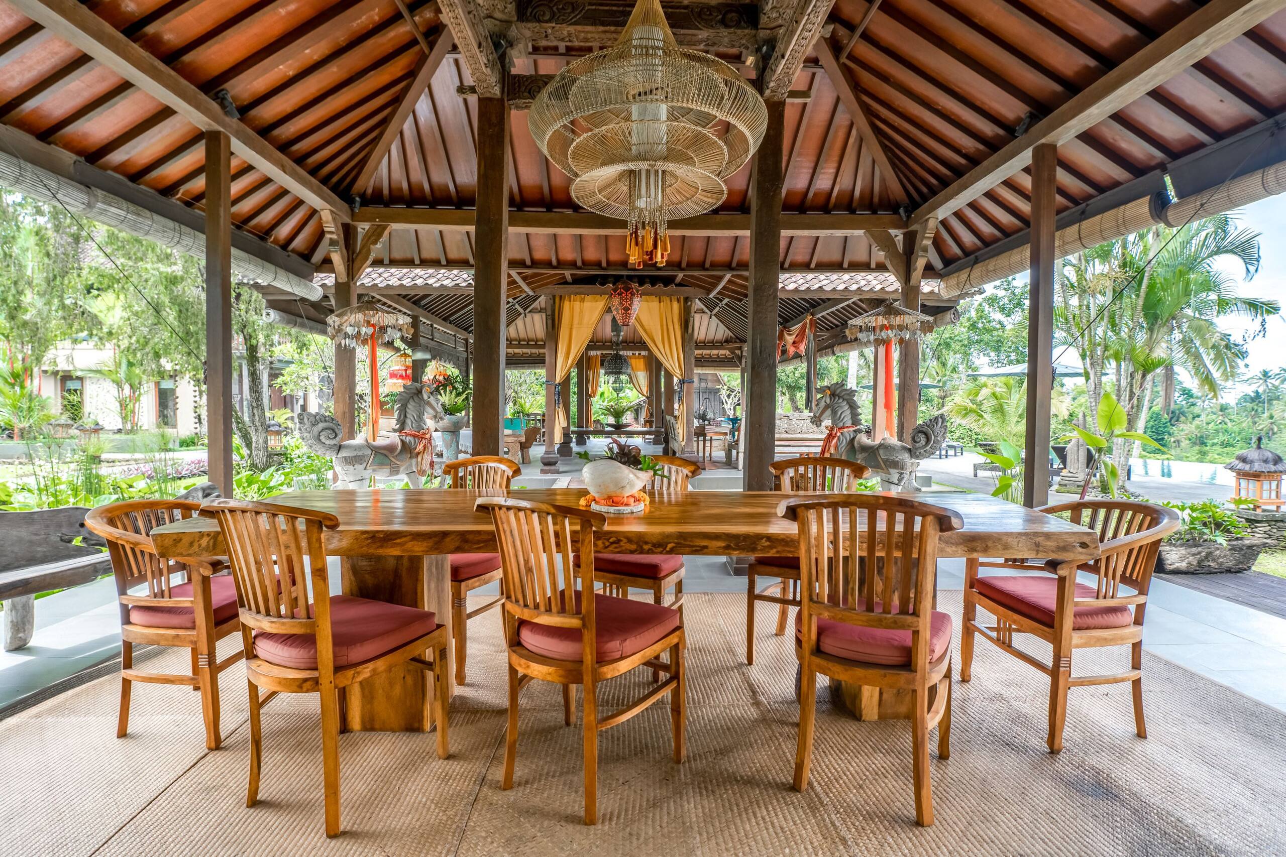Living in Artistic Luxury 5BR Villa near Ubud 16