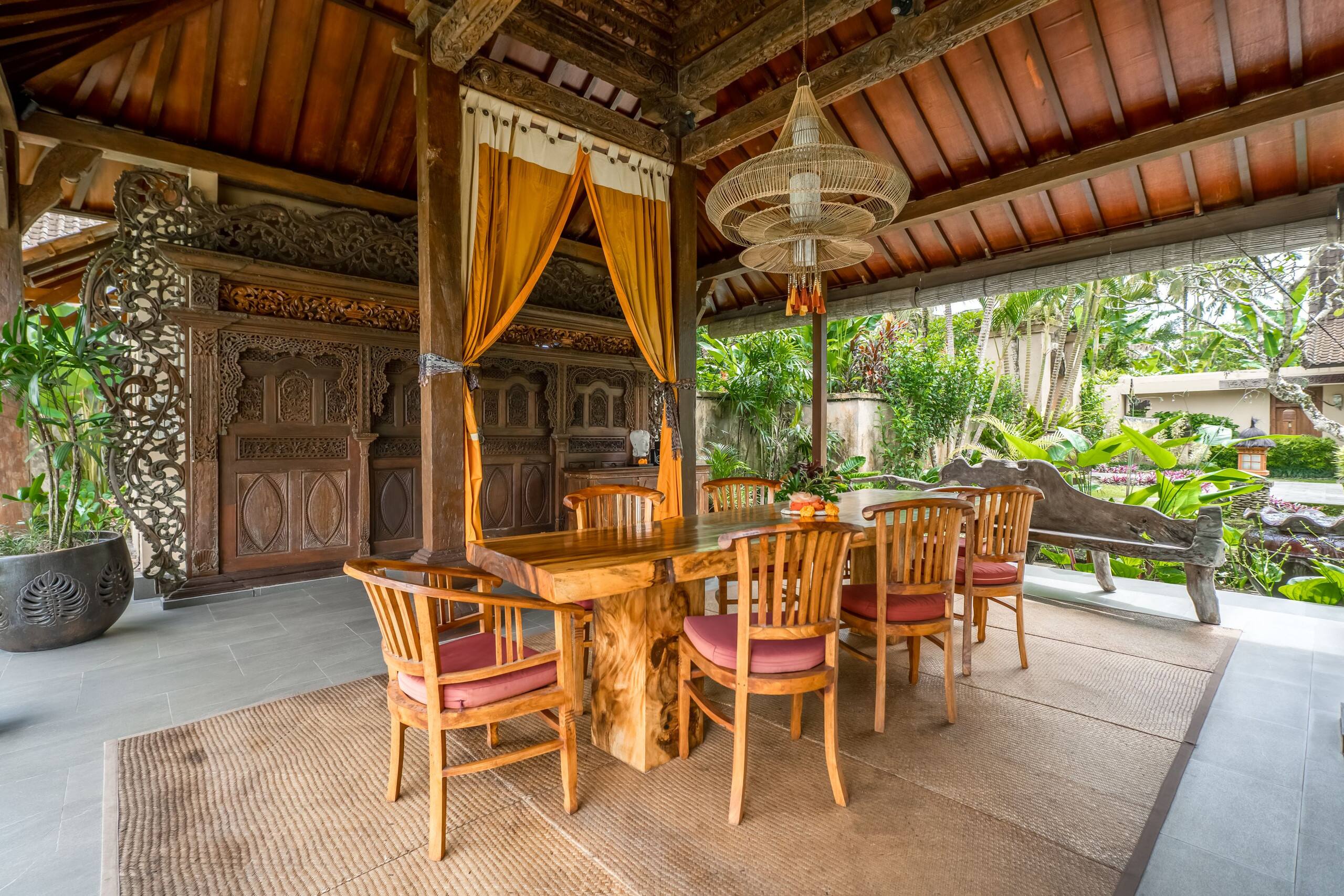Living in Artistic Luxury 5BR Villa near Ubud 17