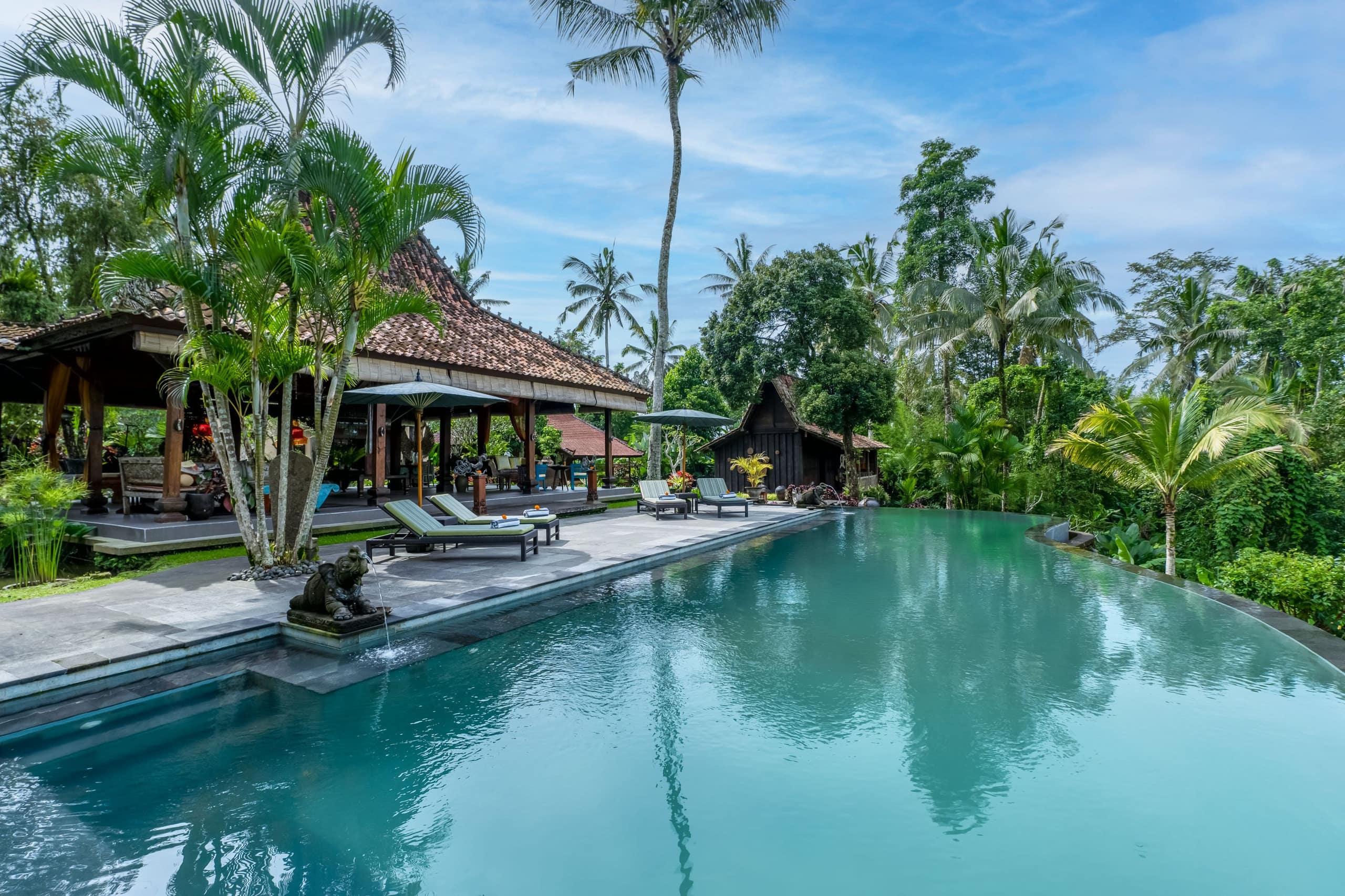Living in Artistic Luxury 5BR Villa near Ubud 7