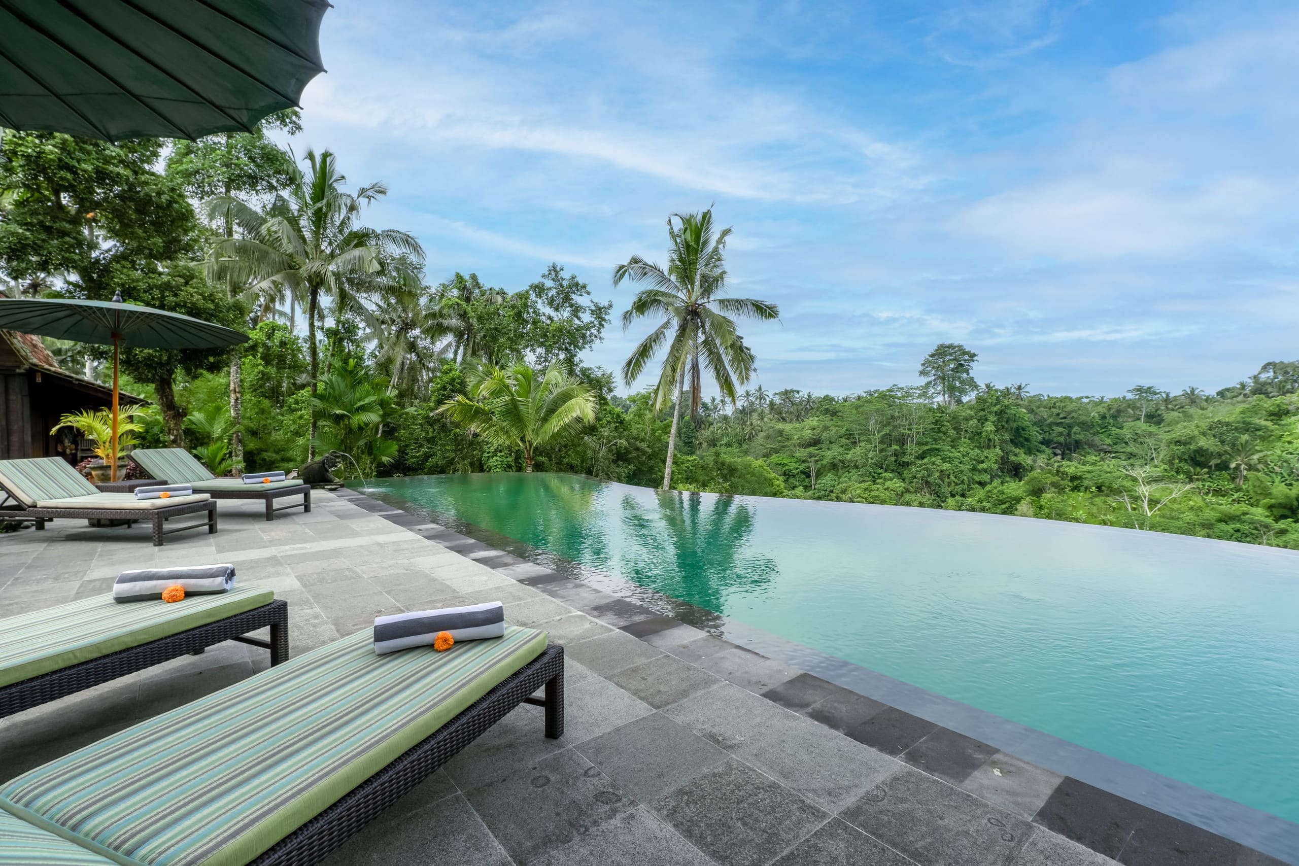 Living in Artistic Luxury 5BR Villa near Ubud 6