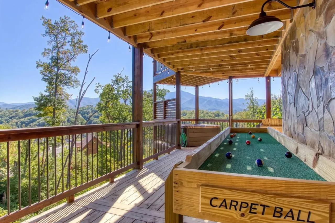 Huge Mountain LOG Cabin with Amazing Views 9