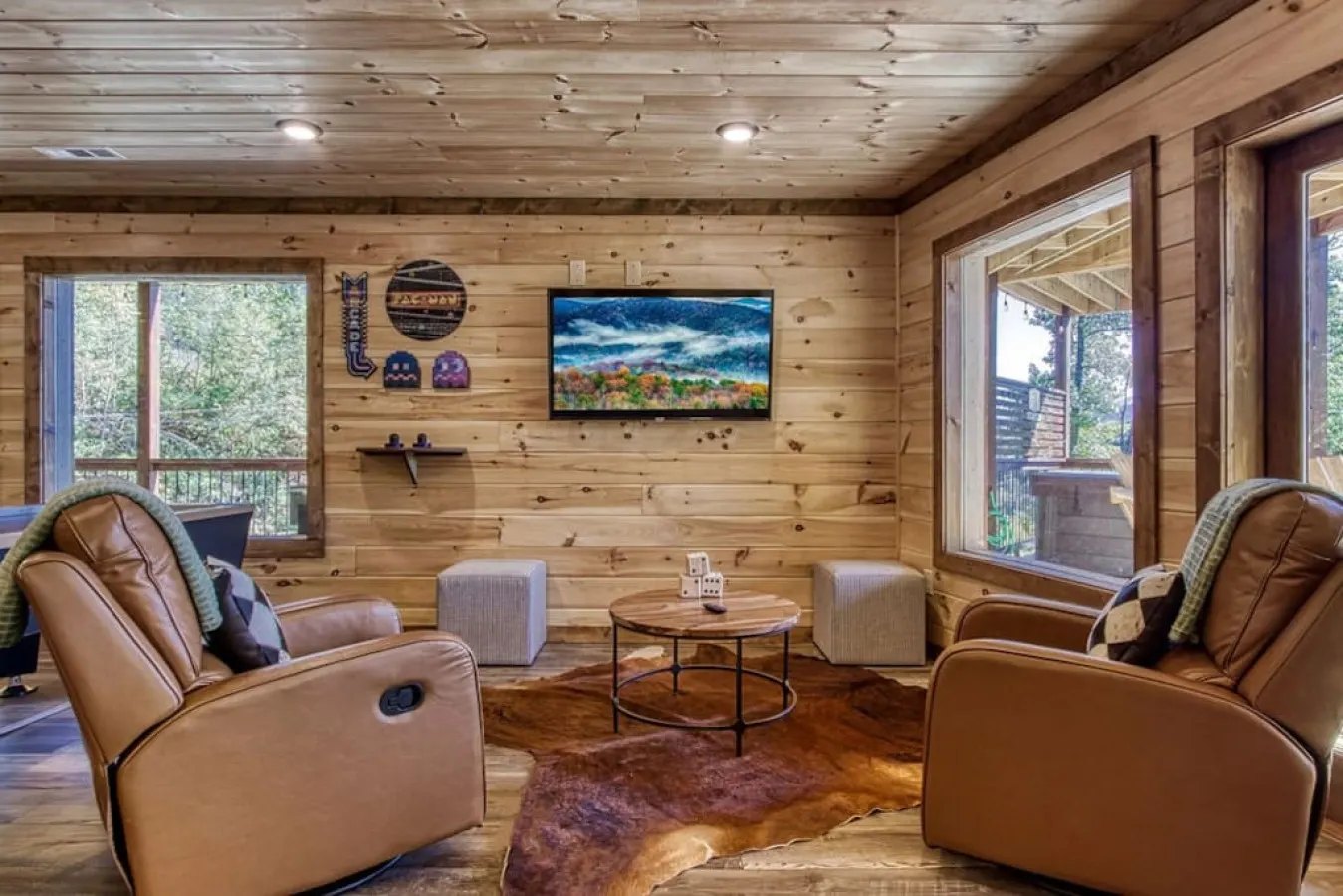 Huge Mountain LOG Cabin with Amazing Views 17