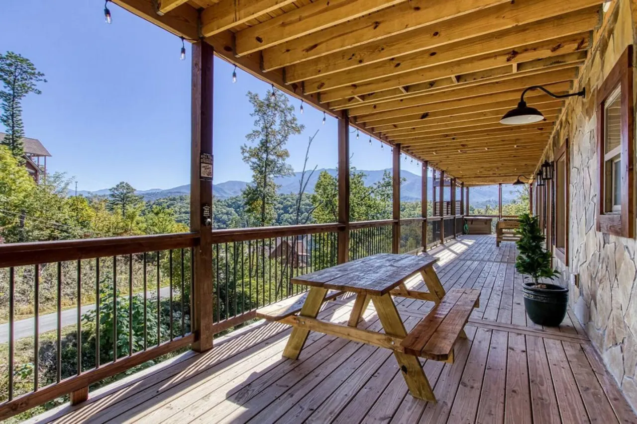 Huge Mountain LOG Cabin with Amazing Views 6