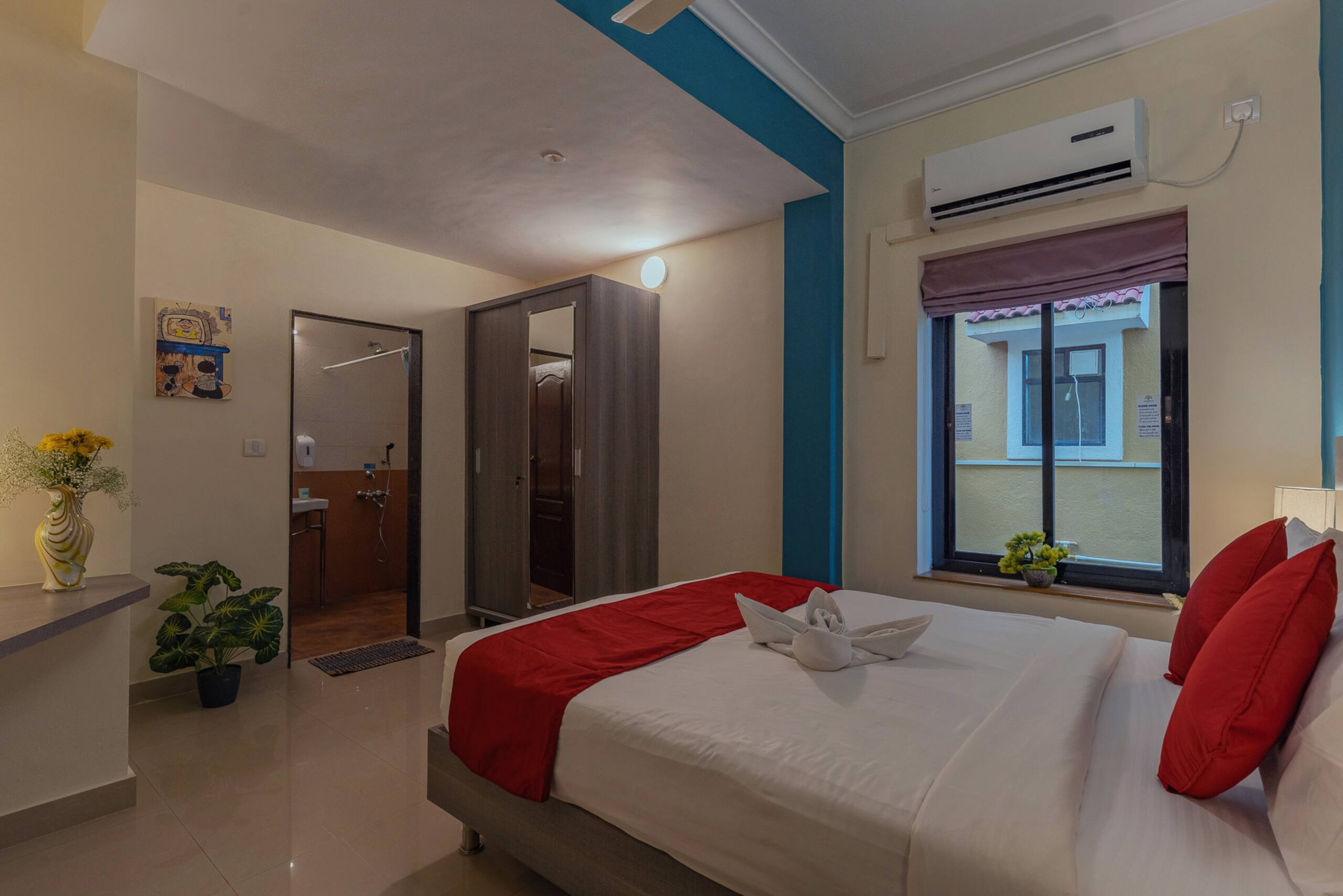 Treehouse Blue Villa 2, Cook, Brkfast, Pool & WiFi 13