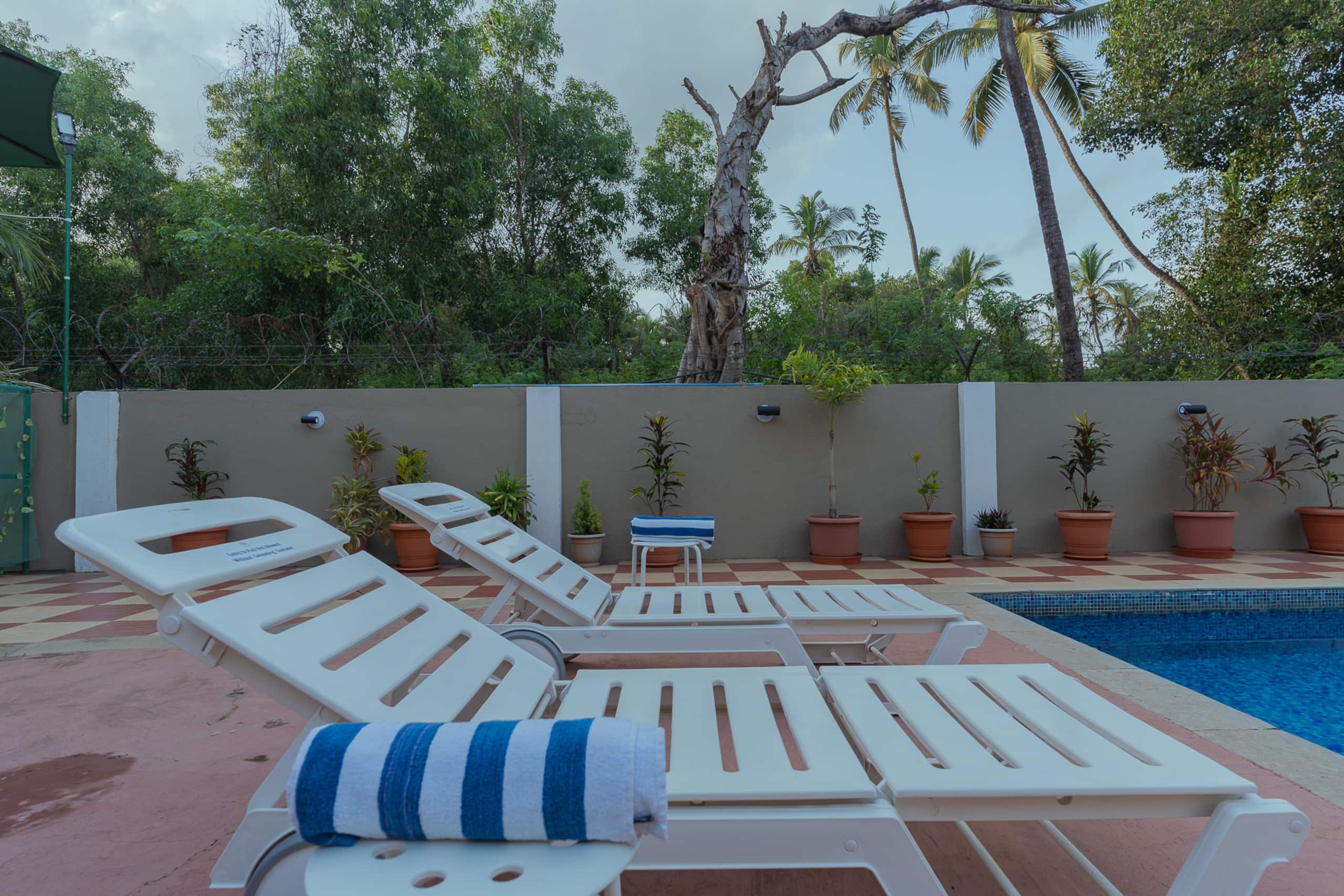 Treehouse Blue Villa 2, Cook, Brkfast, Pool & WiFi 20
