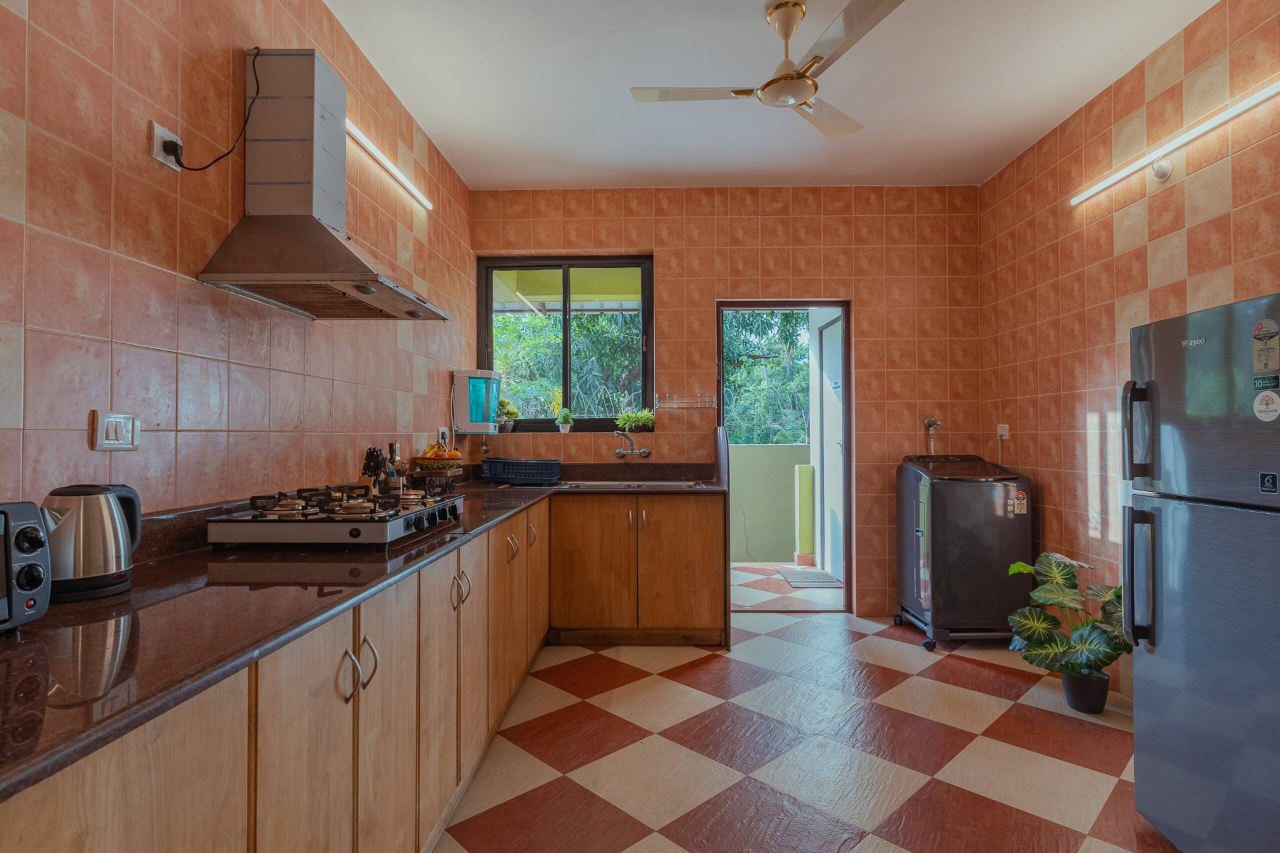 Treehouse Blue Villa 2, Cook, Brkfast, Pool & WiFi 9