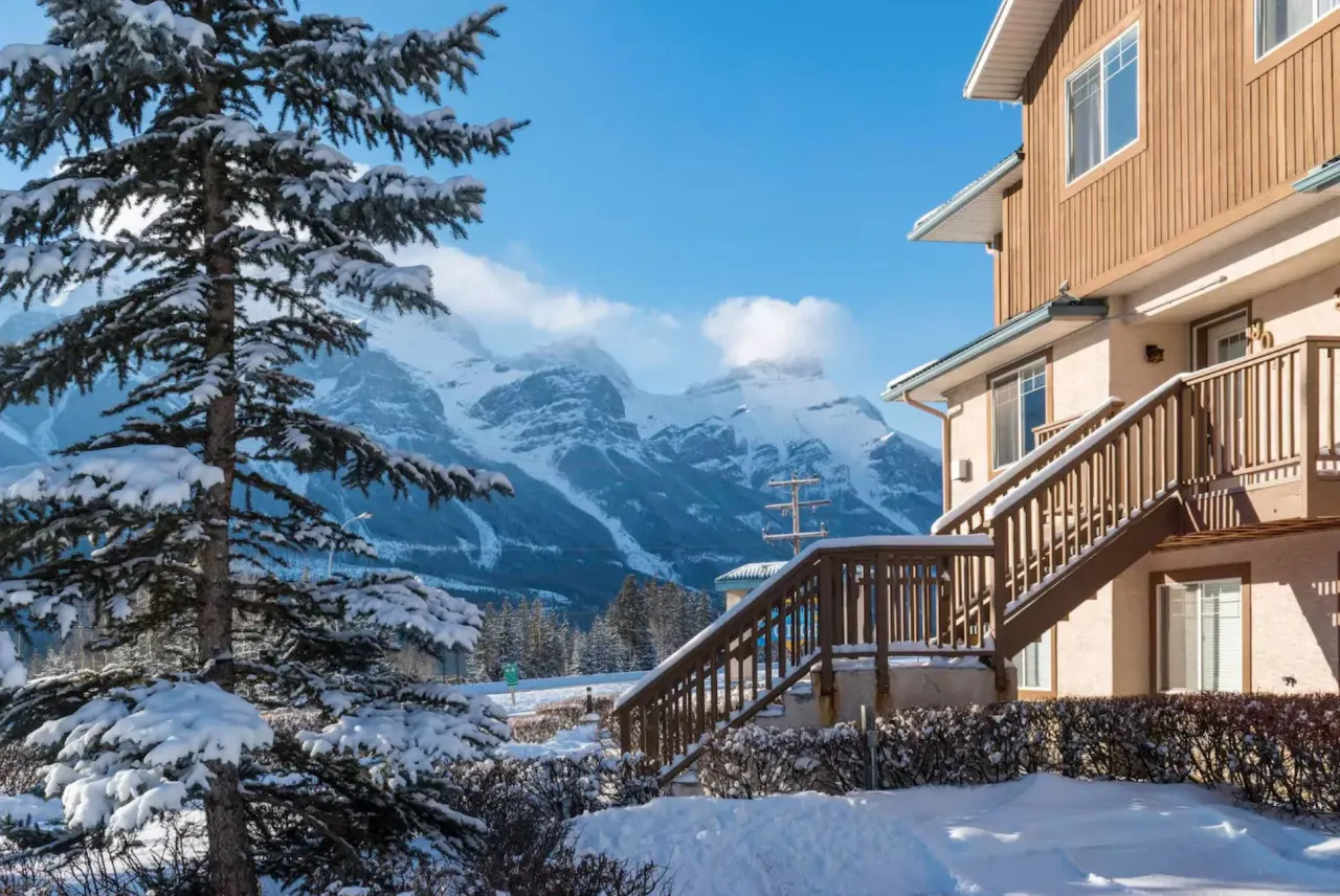 Mountain View Condo and Banff National Park Pass 5