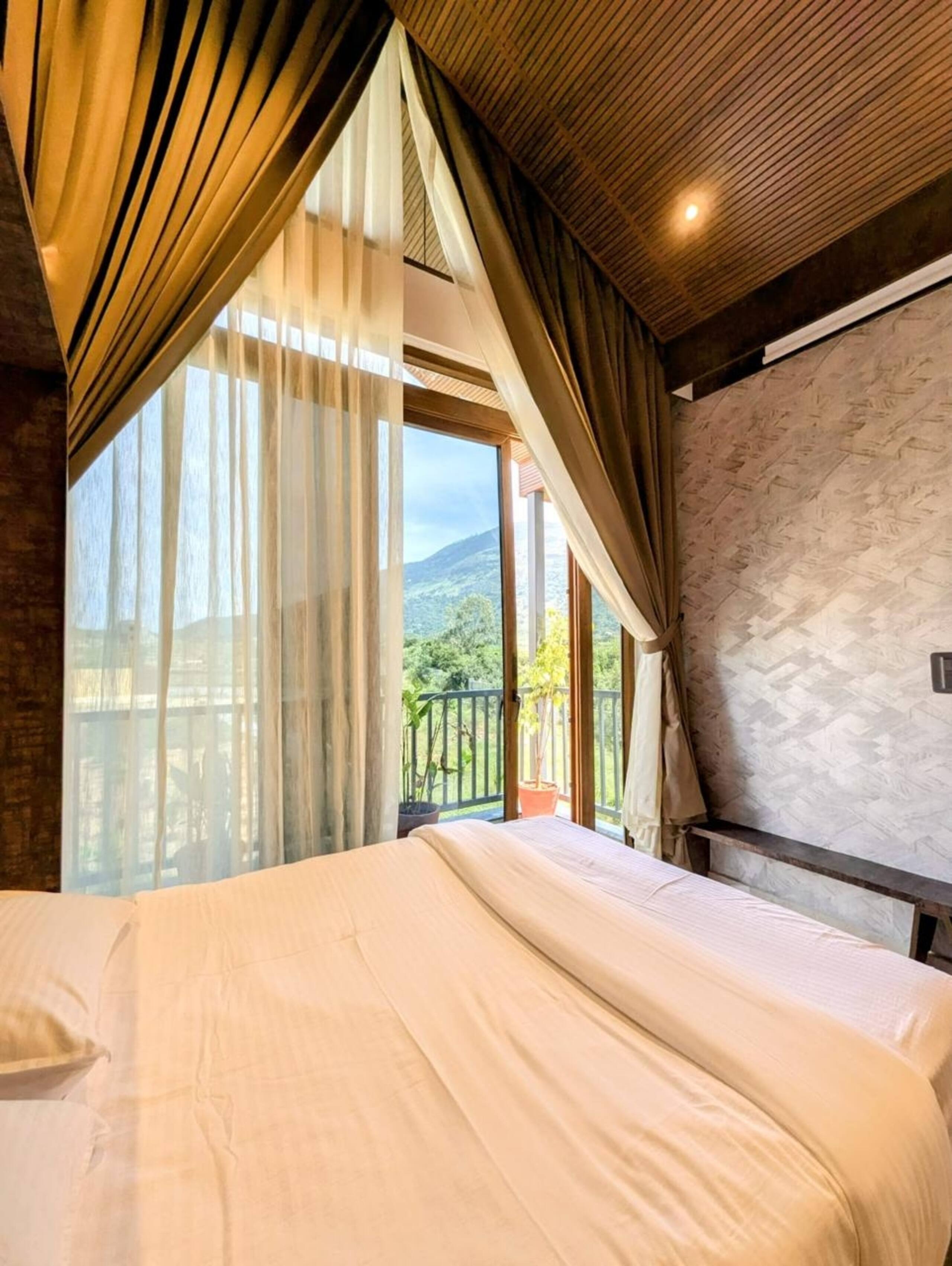Amara Kosha Misty Nandi Hills SK - Jacuzzi+Movie 12